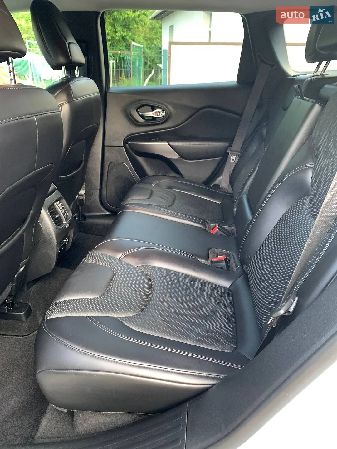 2019 Jeep Cherokee - мініатюра 4