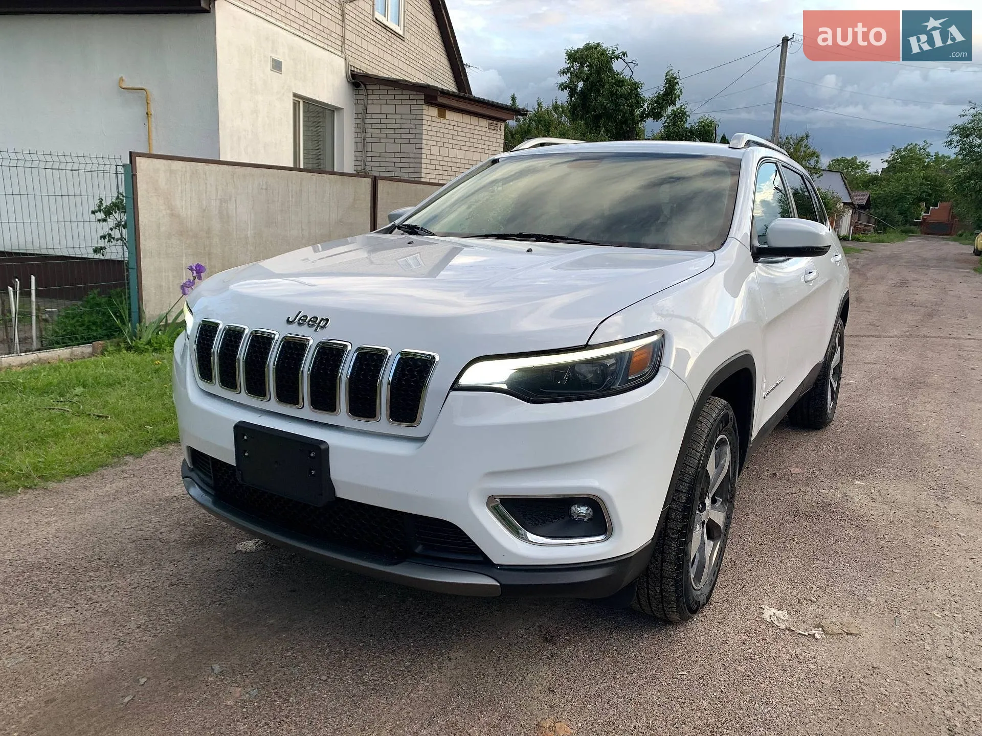 2019 Jeep Cherokee - мініатюра 2