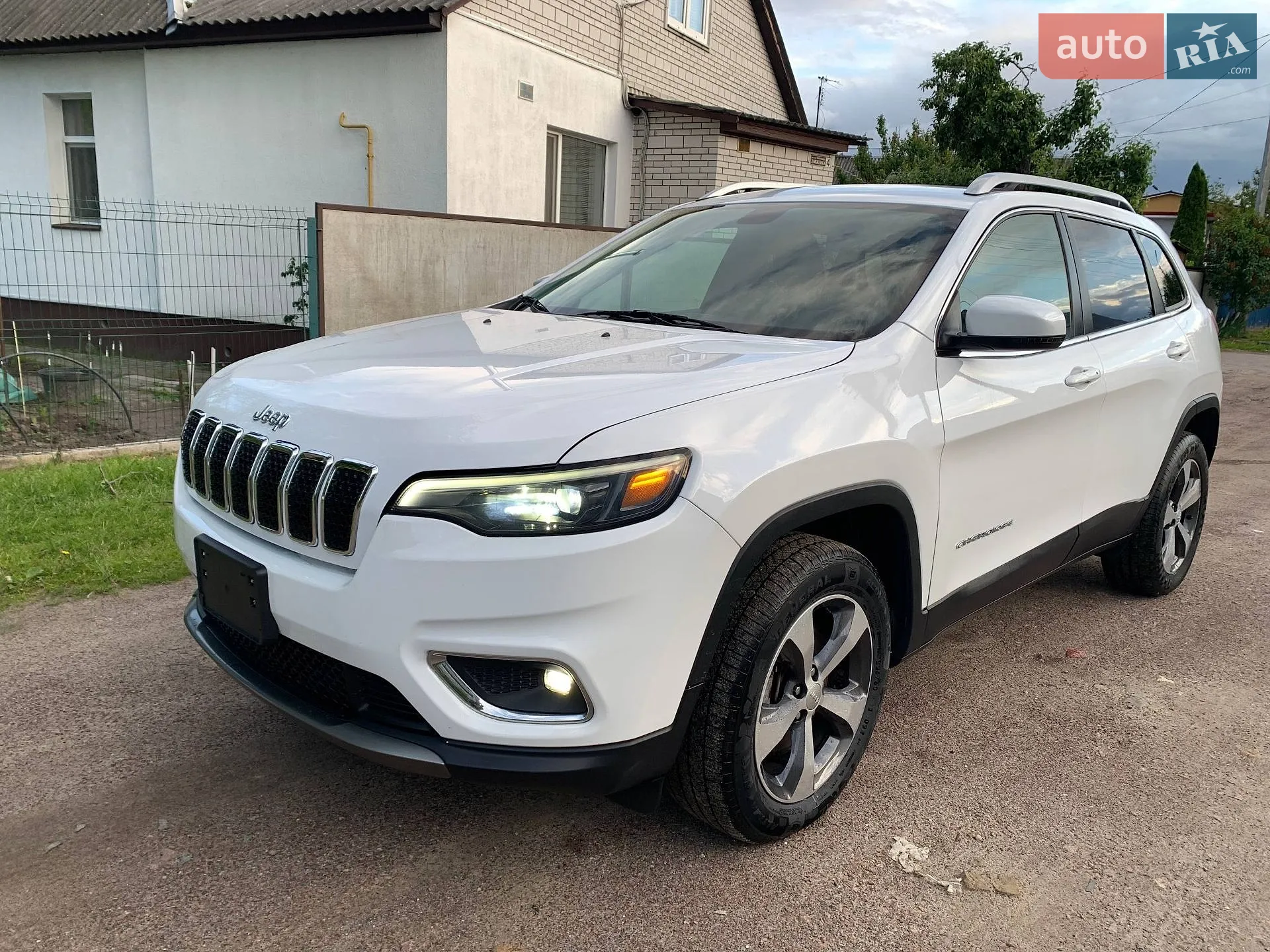 2019 Jeep Cherokee - мініатюра 13