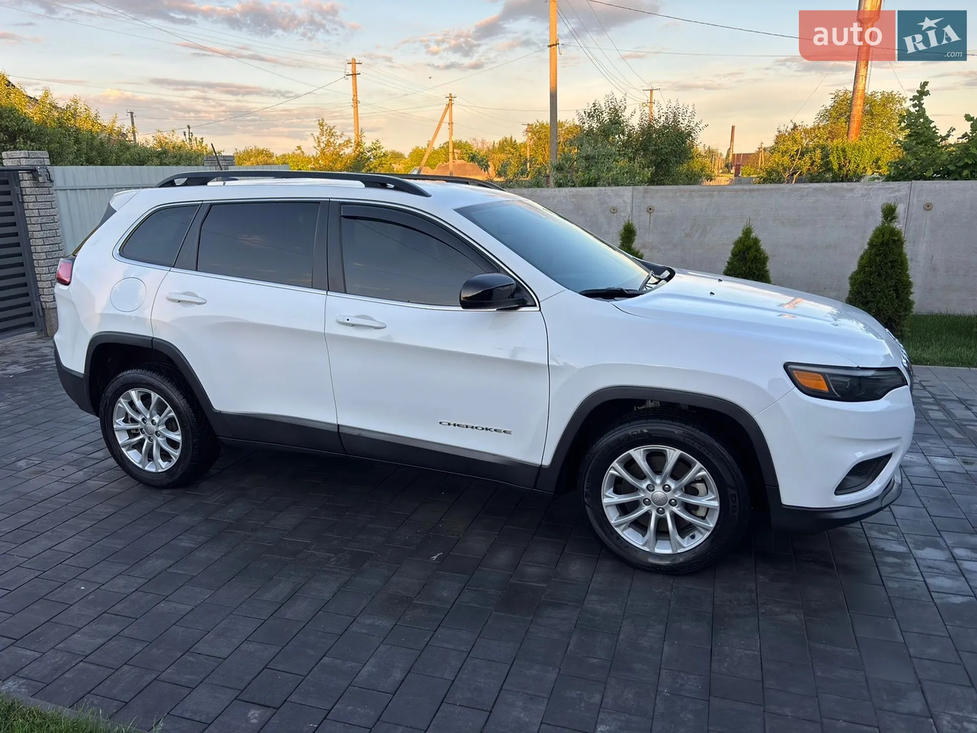 2022 Jeep Cherokee - мініатюра 14