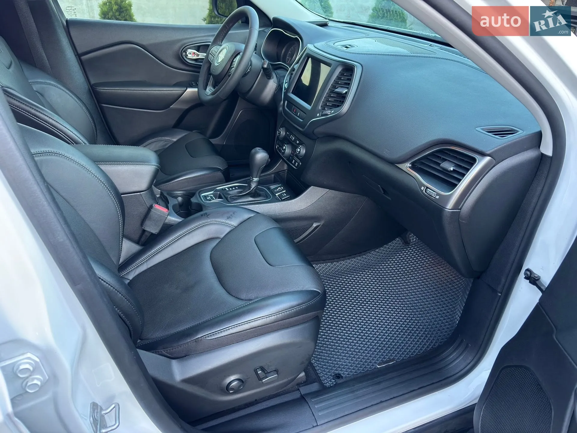 2022 Jeep Cherokee - мініатюра 26