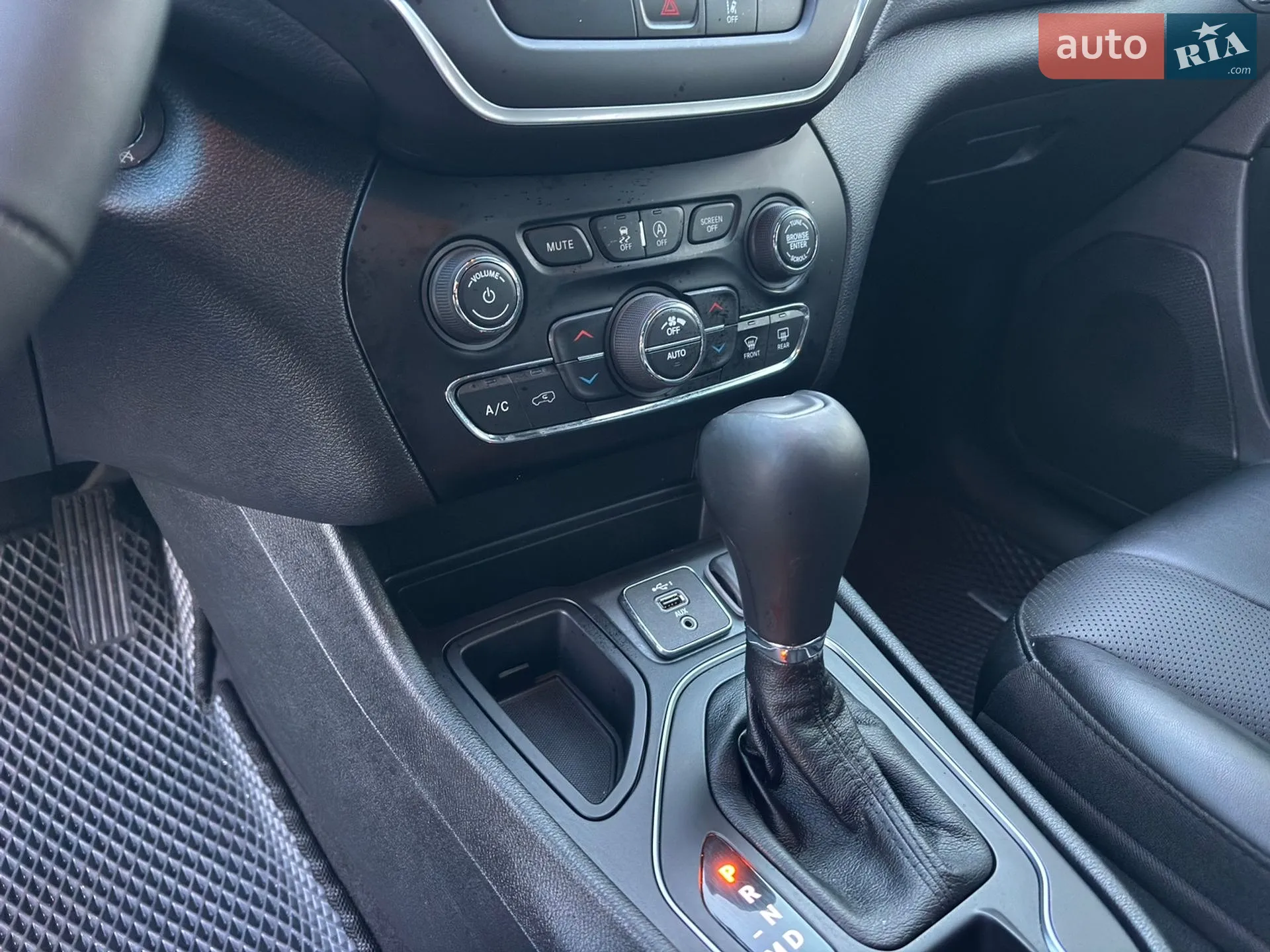 2022 Jeep Cherokee - мініатюра 38