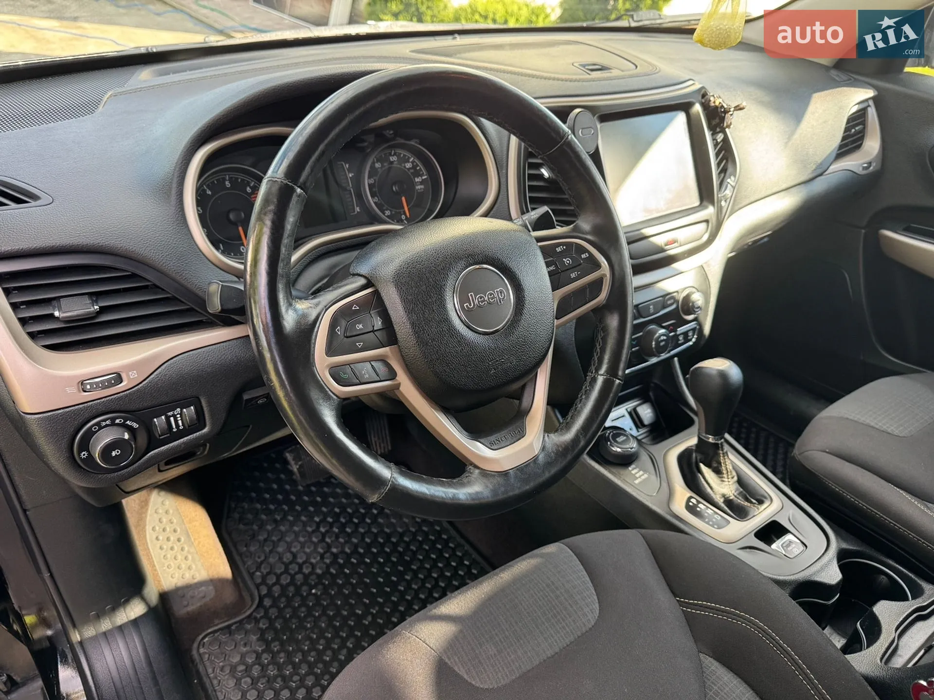 2016 Jeep Cherokee - мініатюра 16