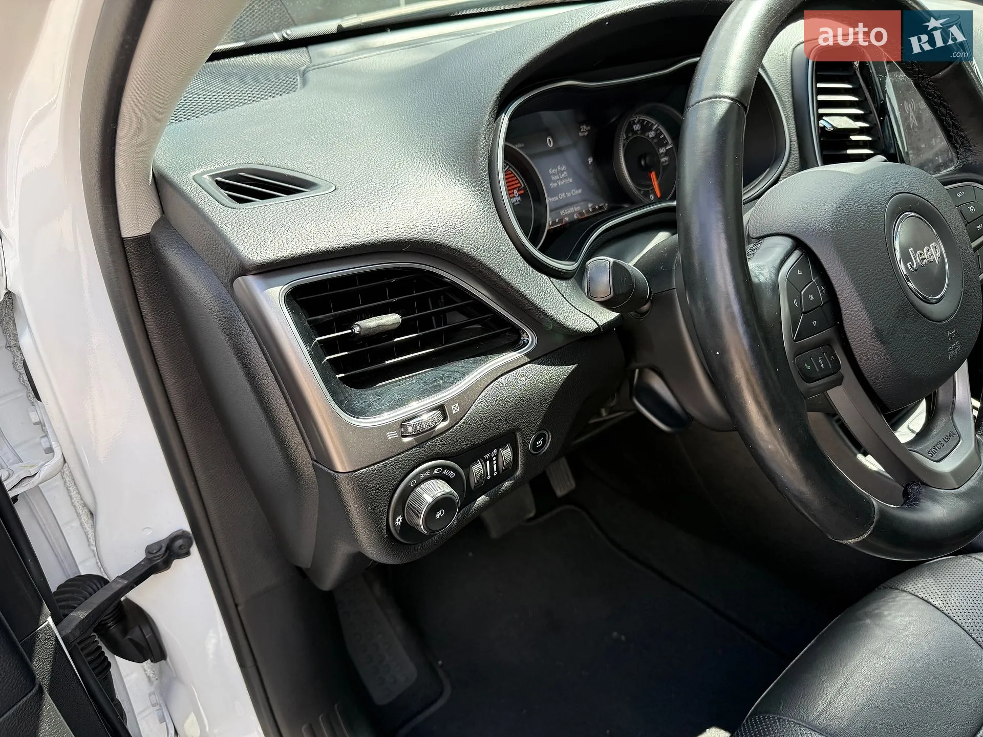 2020 Jeep Cherokee - мініатюра 28