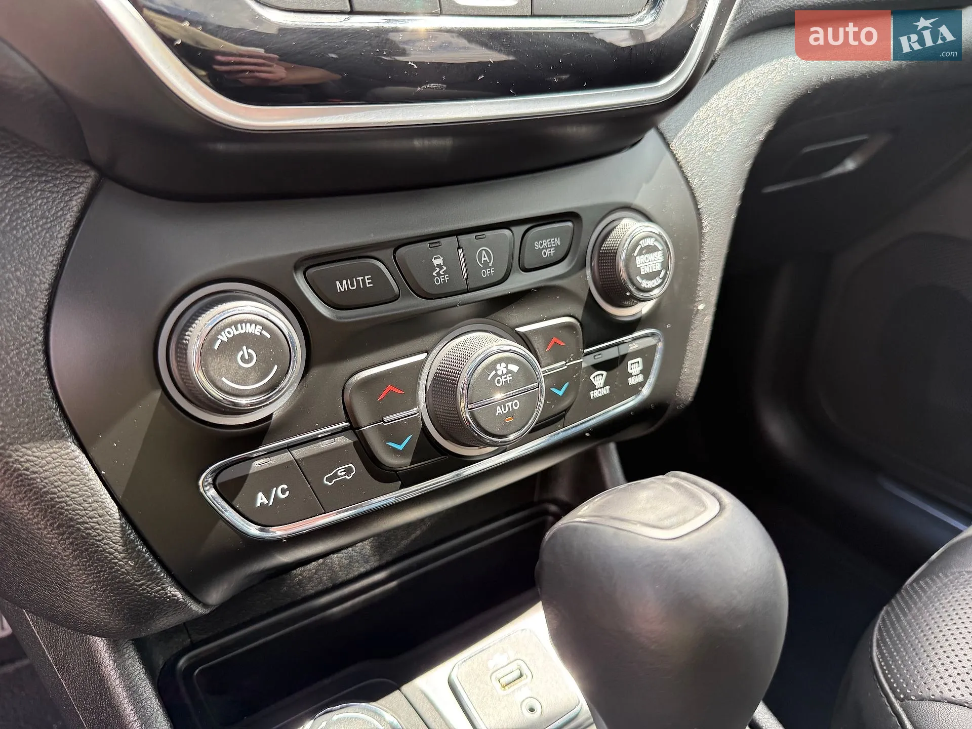 2020 Jeep Cherokee - мініатюра 33