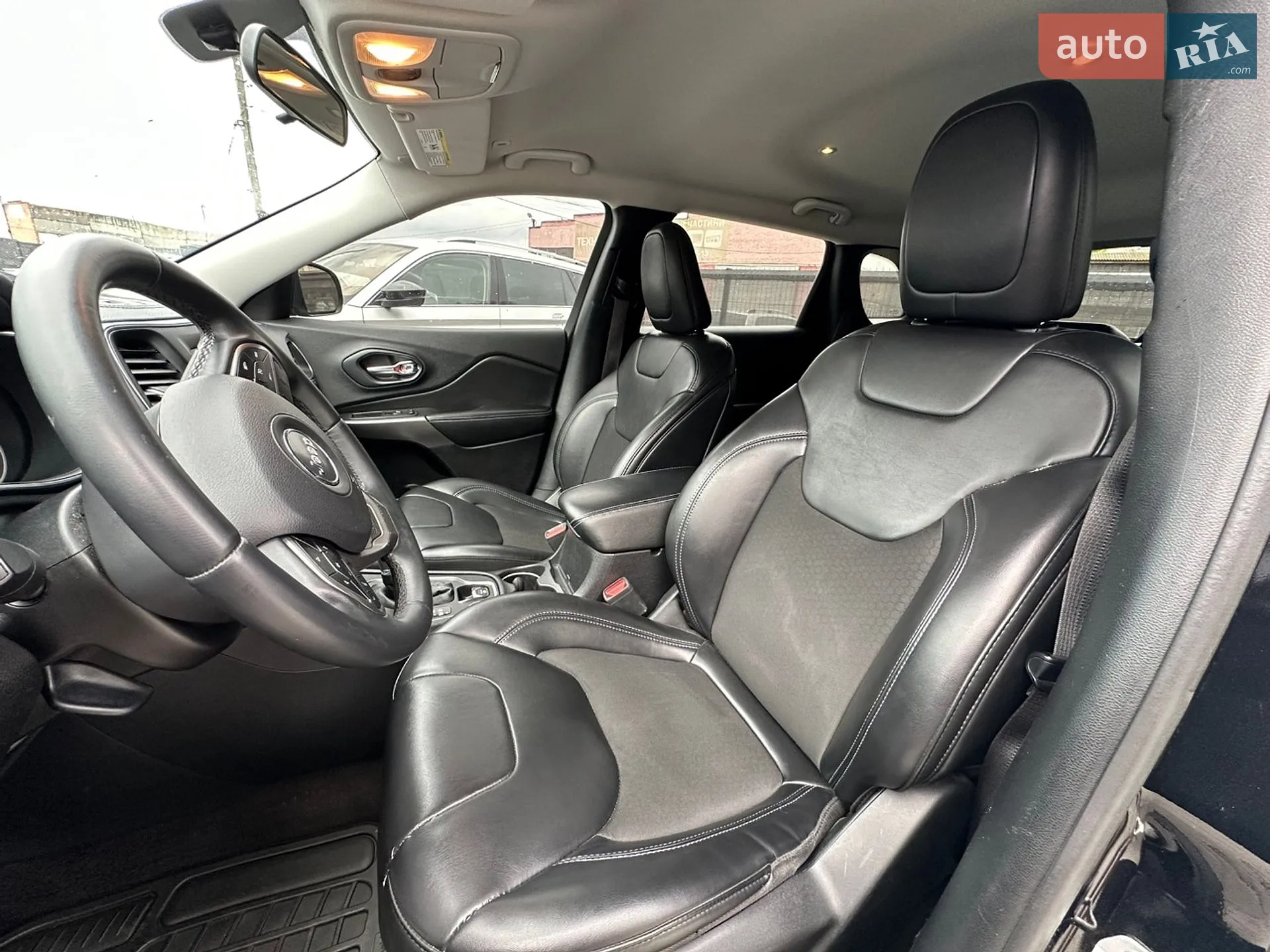 2019 Jeep Cherokee - мініатюра 32