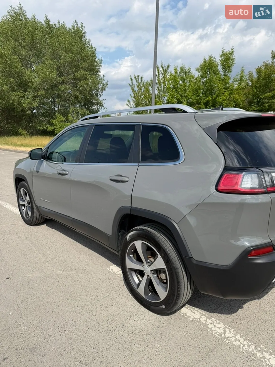 2019 Jeep Cherokee - мініатюра 4