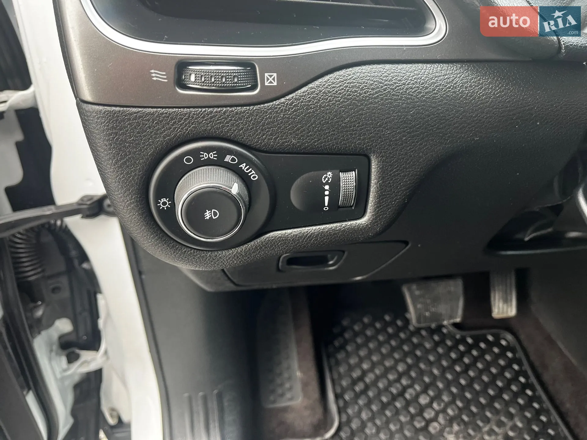 2018 Jeep Cherokee - мініатюра 20
