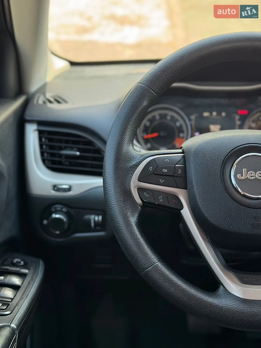 2015 Jeep Cherokee - мініатюра 20