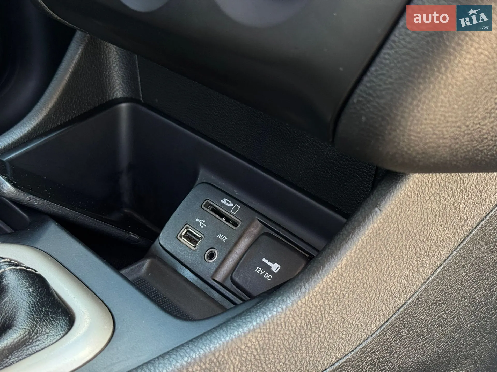 2015 Jeep Cherokee - мініатюра 27