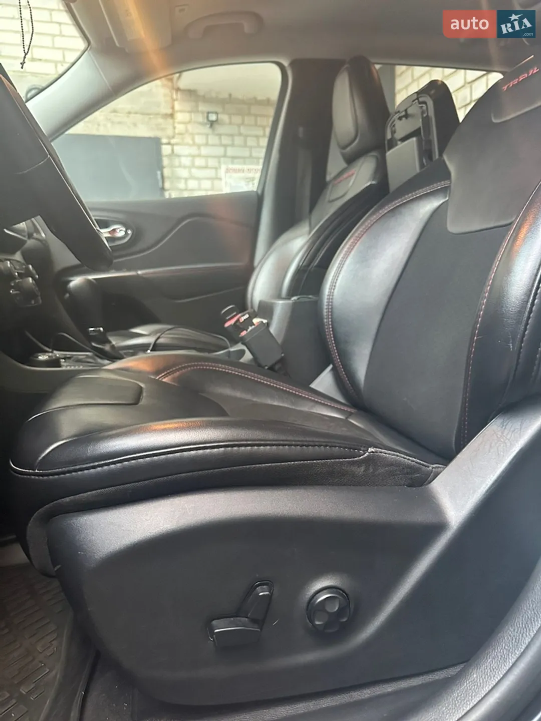 2019 Jeep Cherokee - мініатюра 30