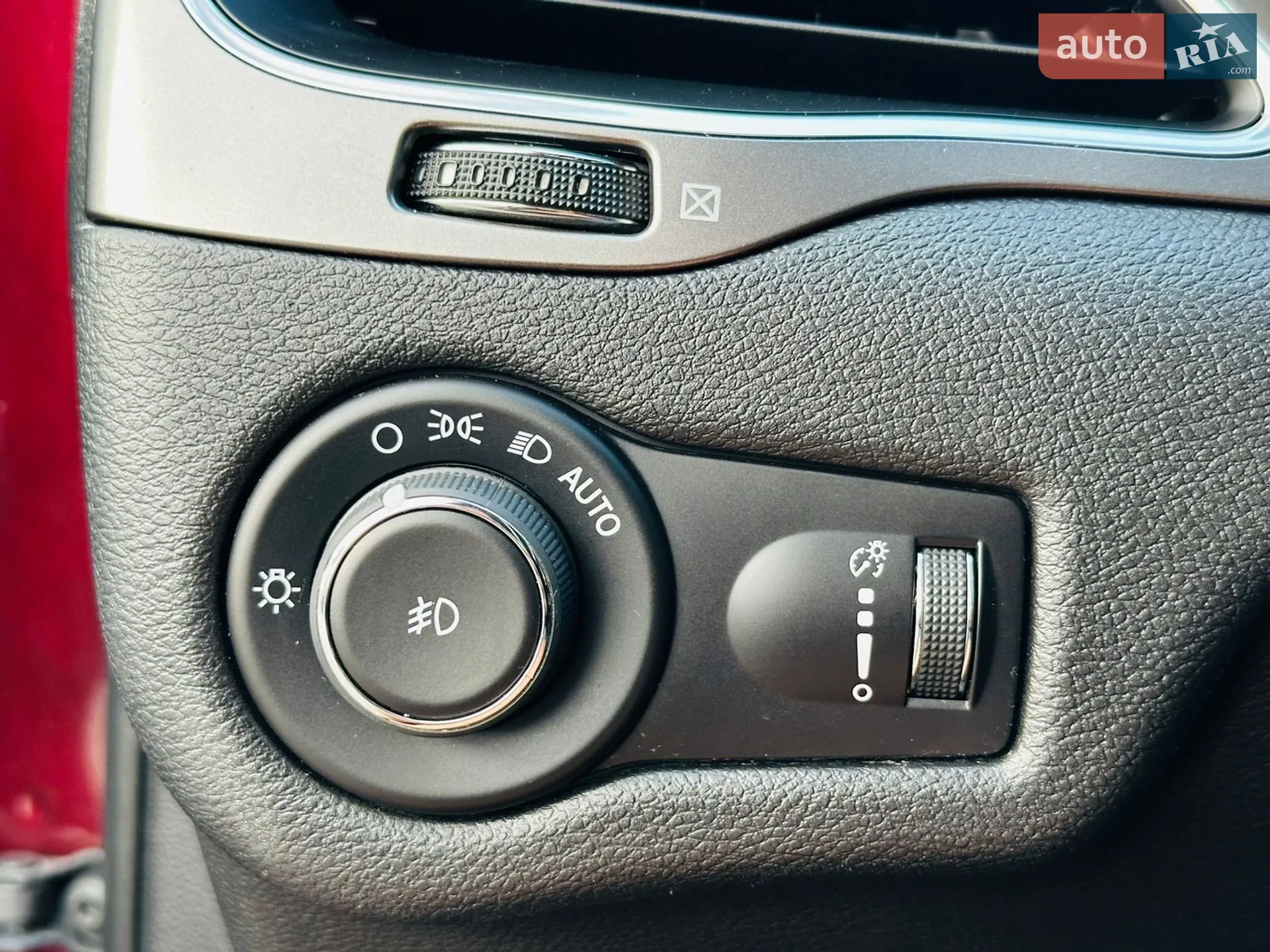 2018 Jeep Cherokee - мініатюра 34
