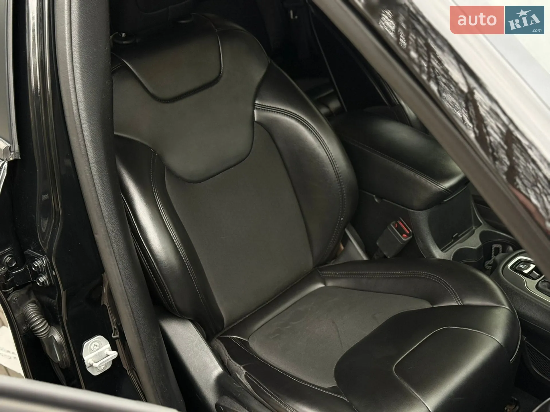 2018 Jeep Cherokee - мініатюра 19