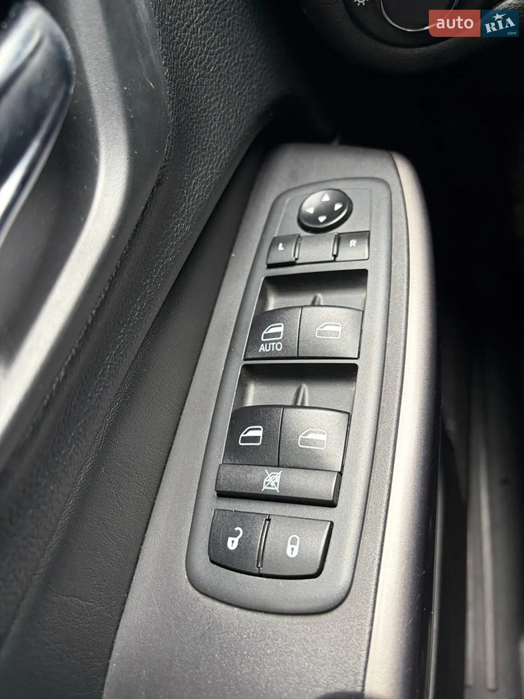 2020 Jeep Cherokee - мініатюра 19