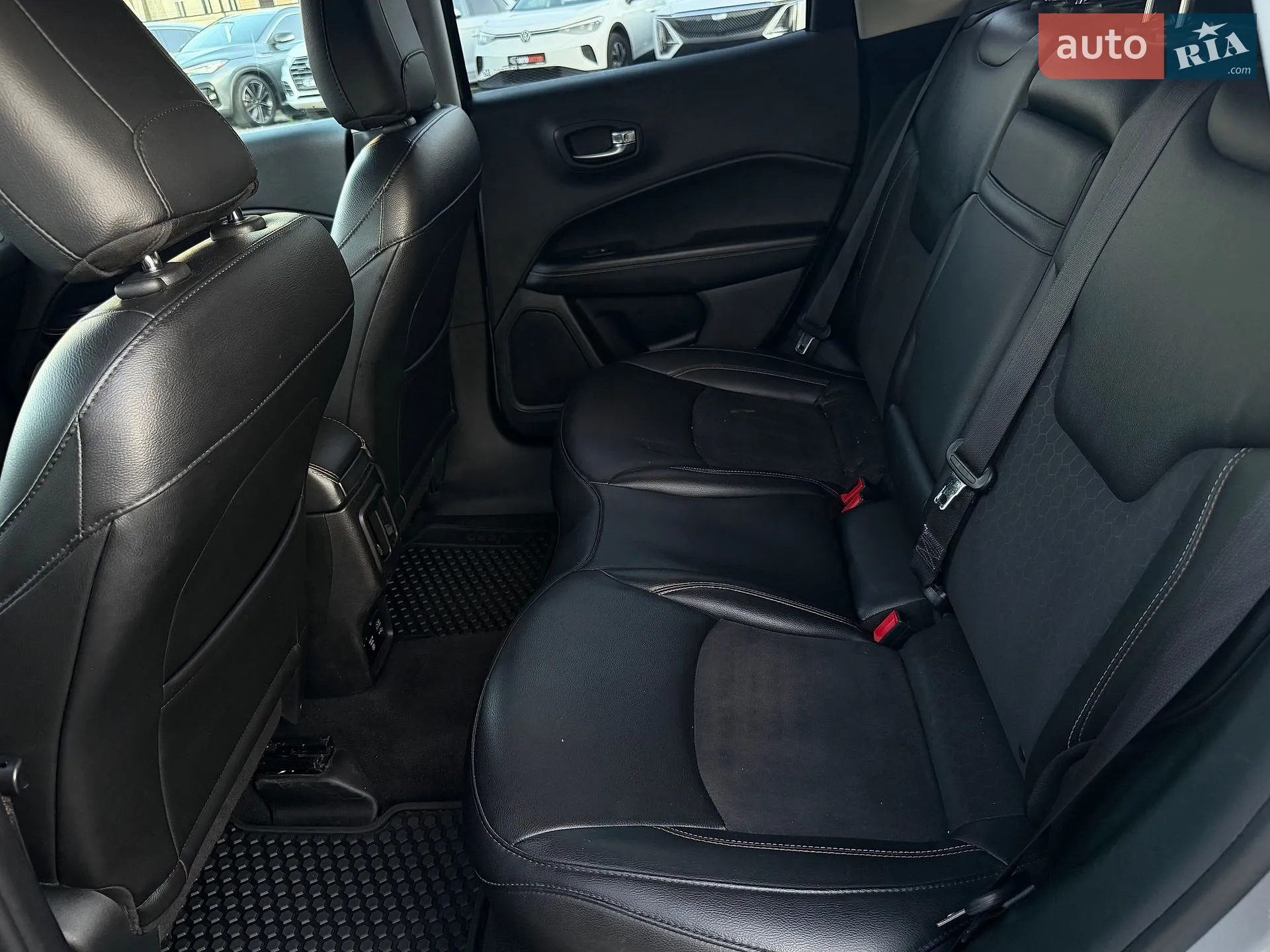 2021 Jeep Cherokee - мініатюра 28