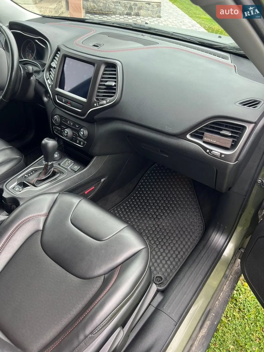 2019 Jeep Cherokee - мініатюра 35