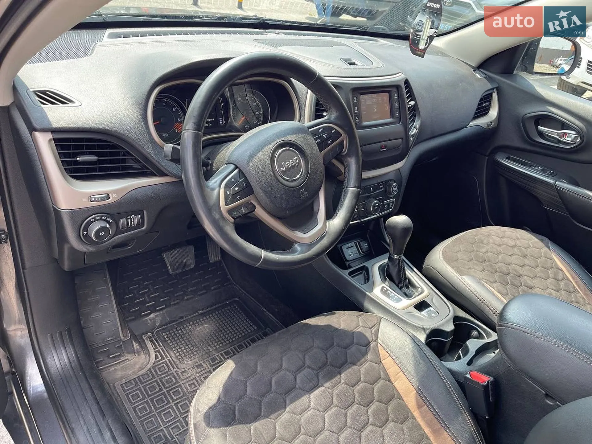 2015 Jeep Cherokee - мініатюра 14