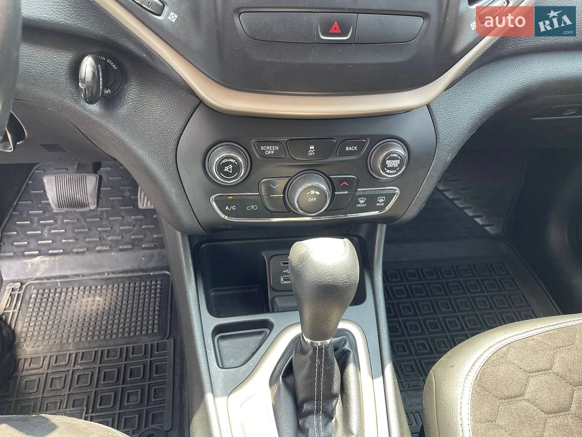 2015 Jeep Cherokee - мініатюра 19