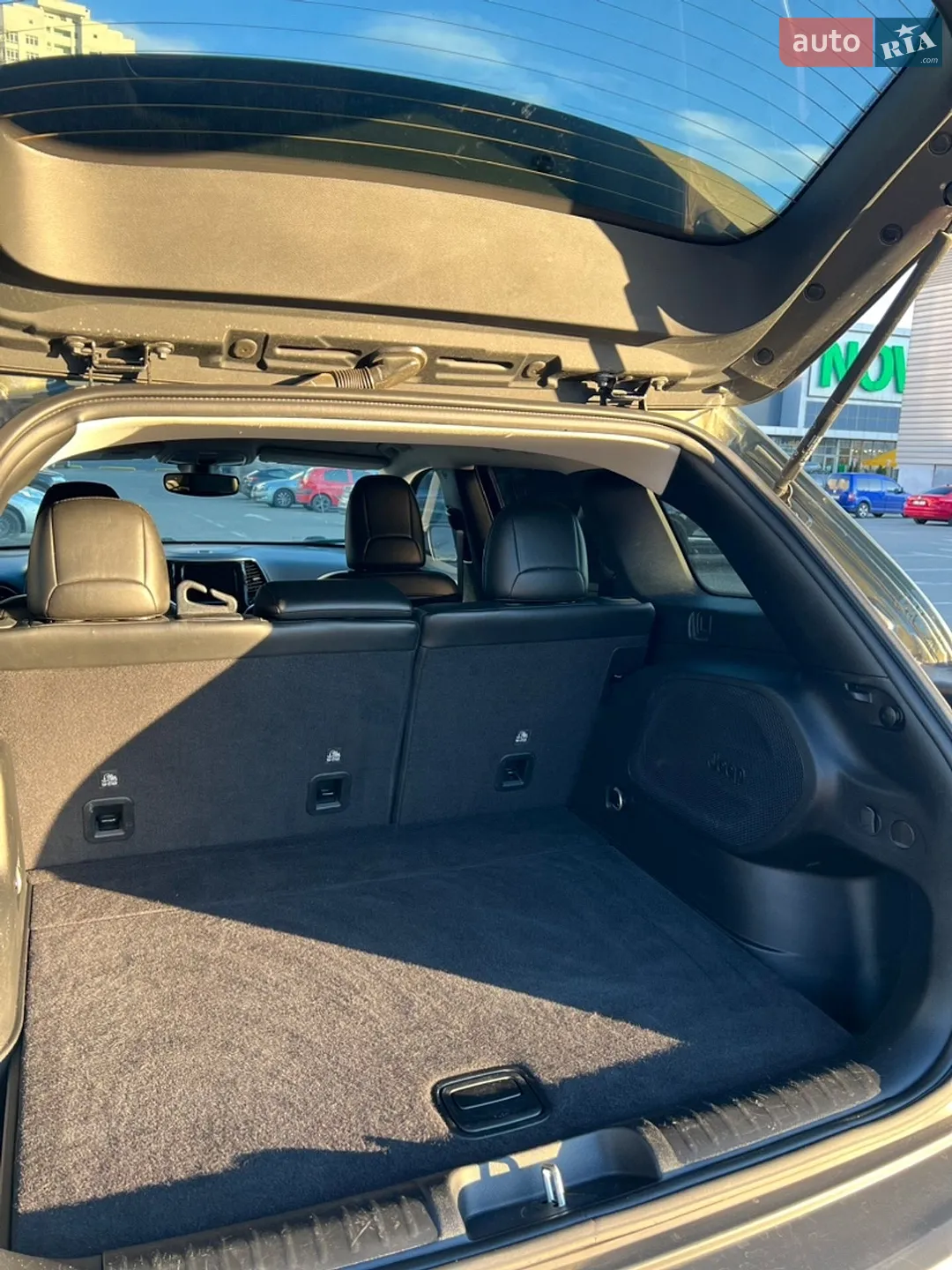2020 Jeep Cherokee - мініатюра 6
