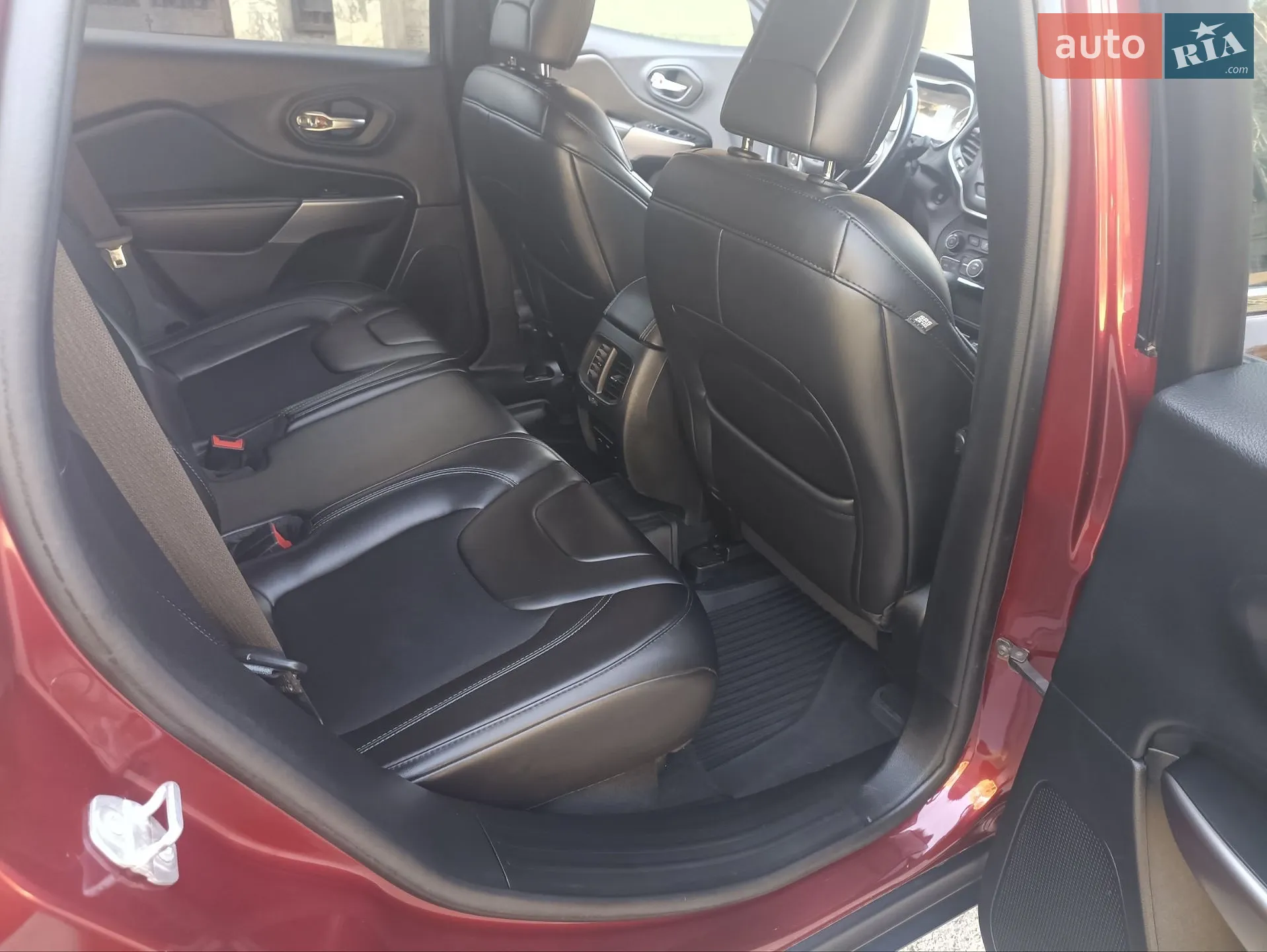 2018 Jeep Cherokee - мініатюра 14
