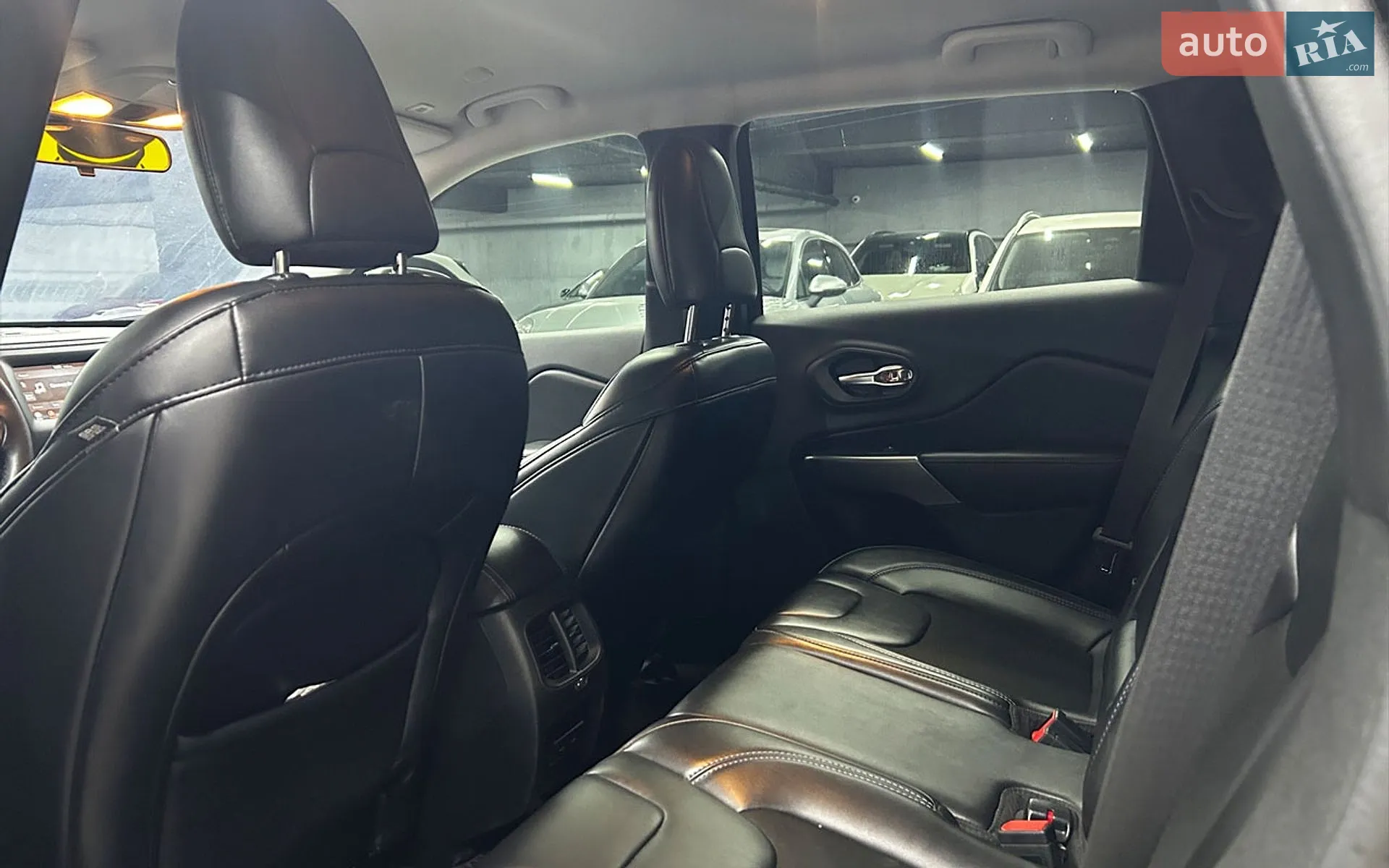2018 Jeep Cherokee - мініатюра 29