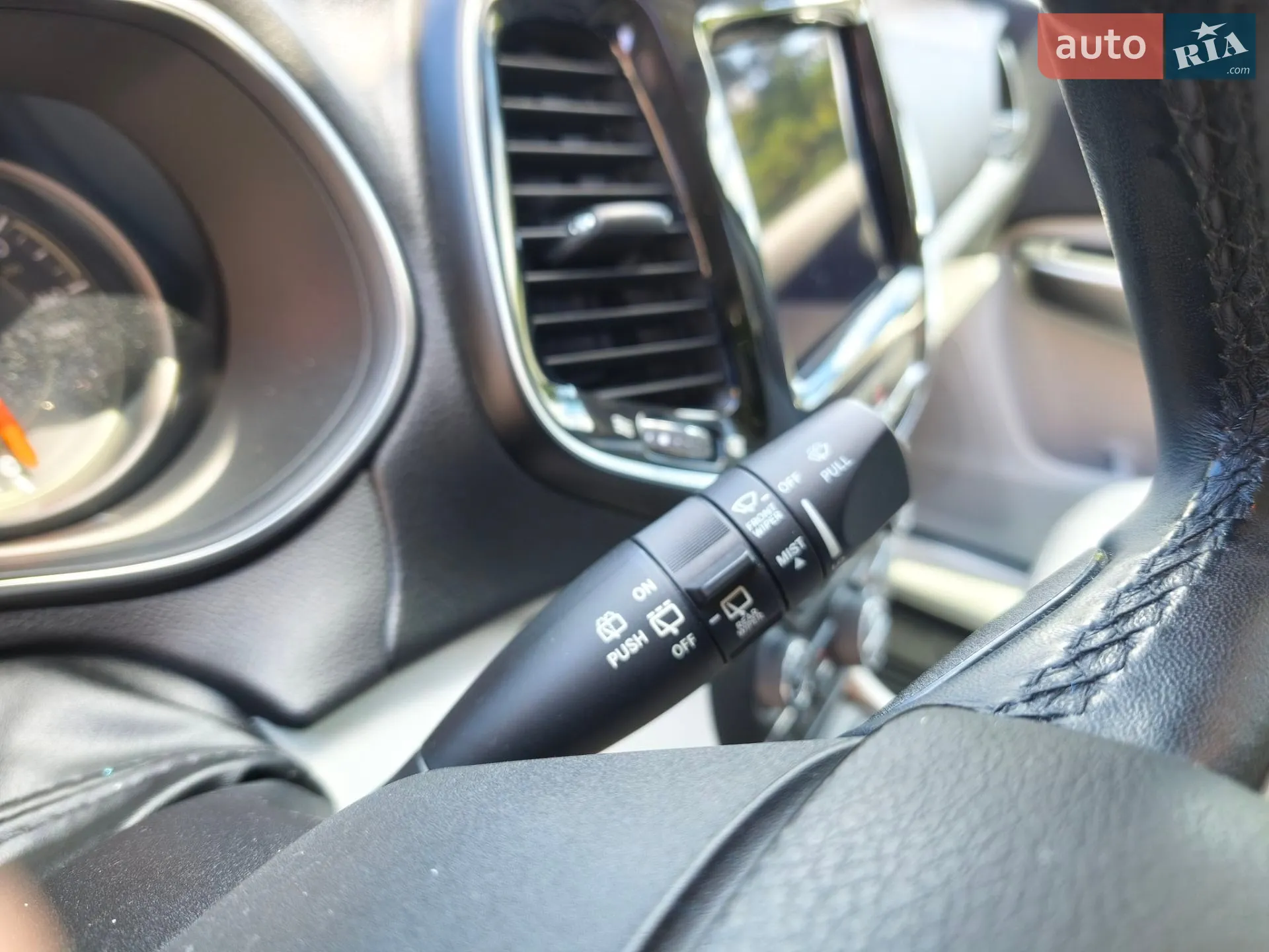 2019 Jeep Cherokee - мініатюра 26