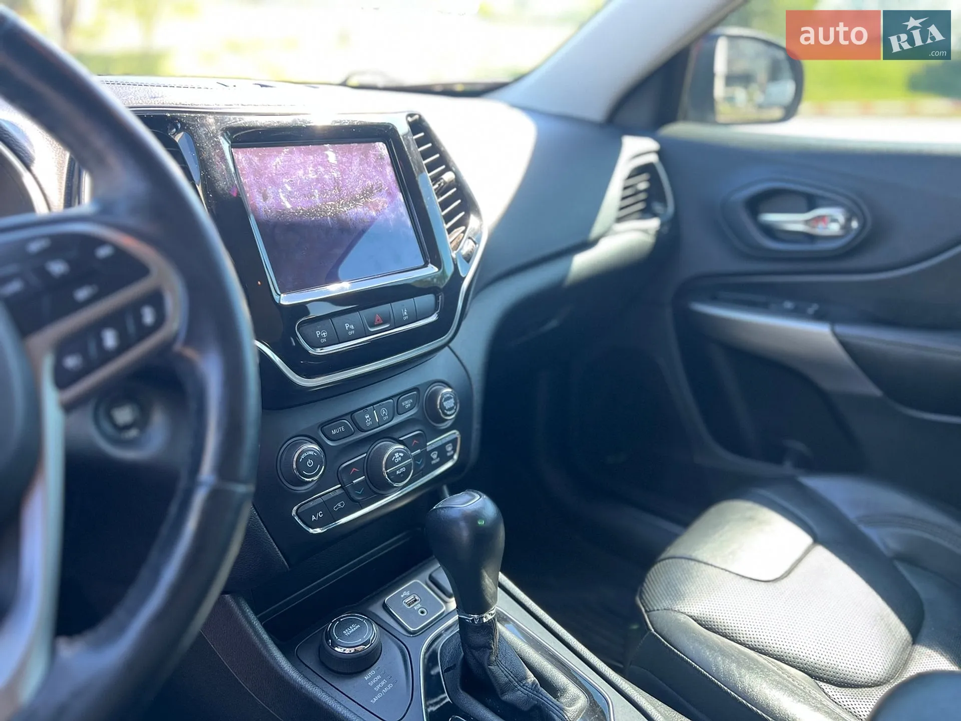 2018 Jeep Cherokee - мініатюра 17