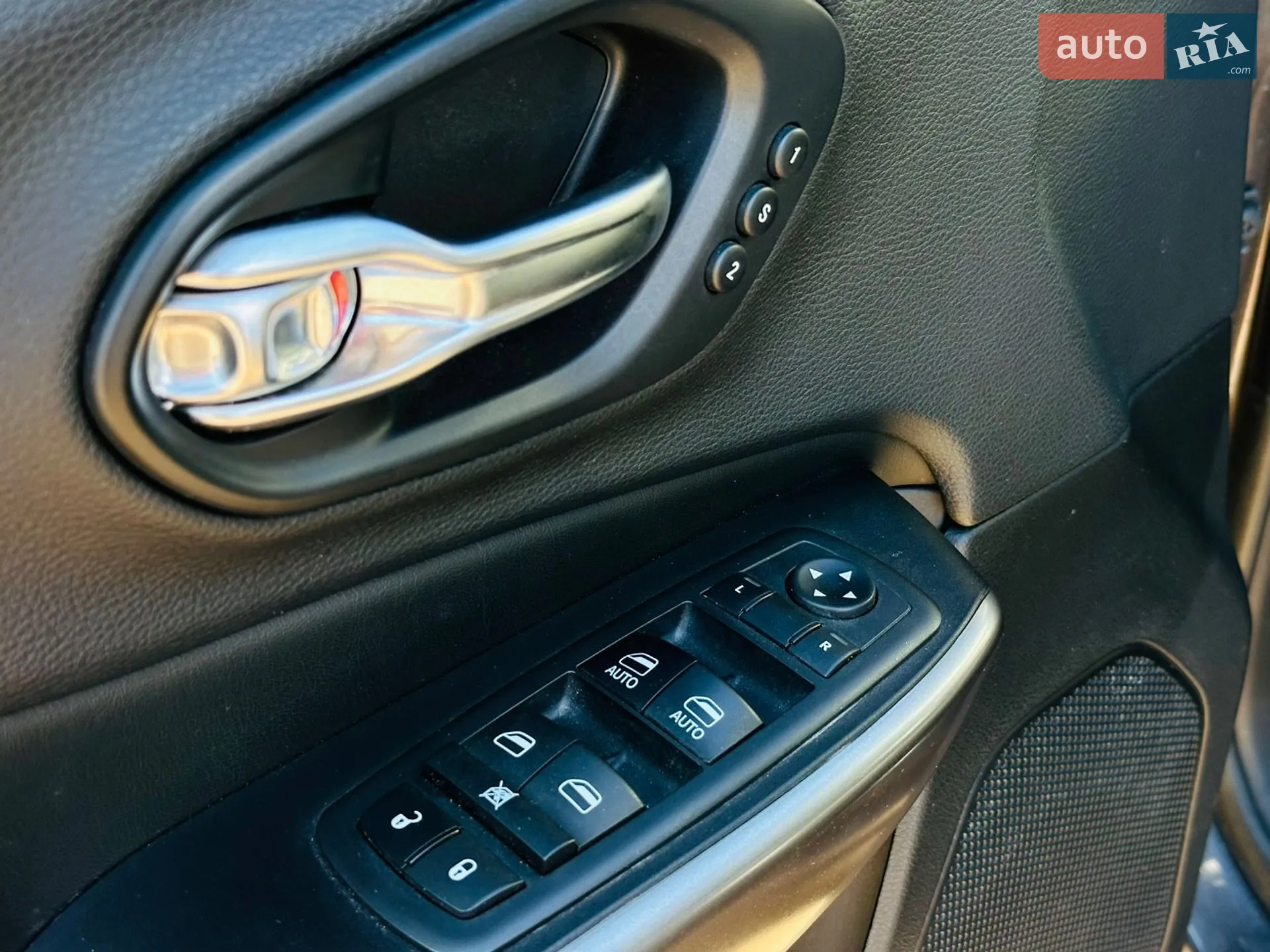 2018 Jeep Cherokee - мініатюра 26