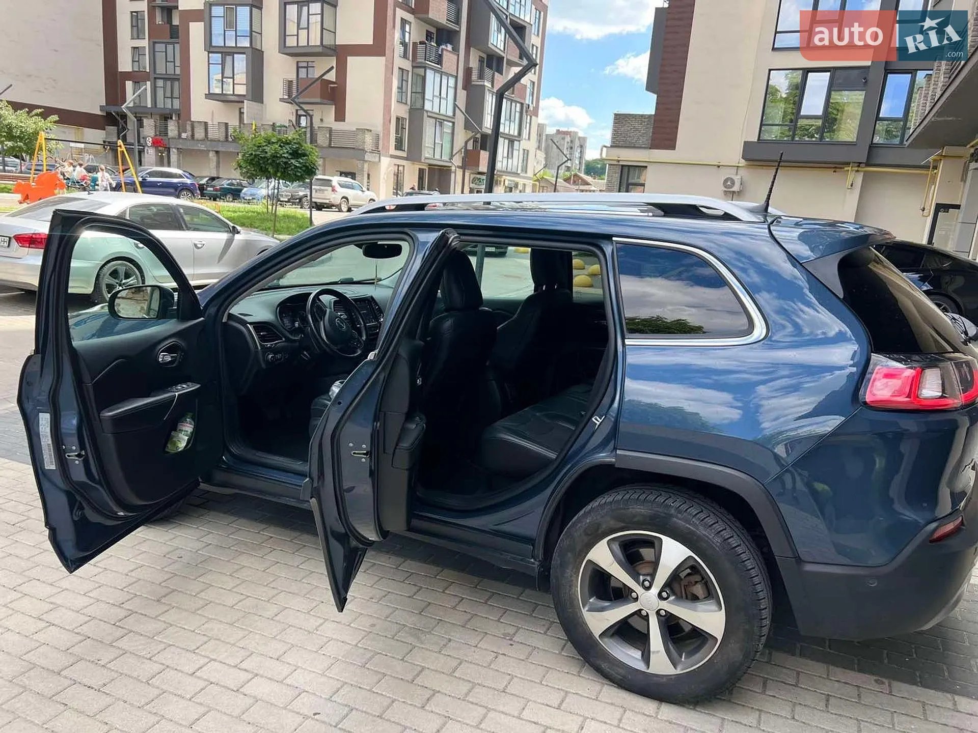 2020 Jeep Cherokee - мініатюра 30