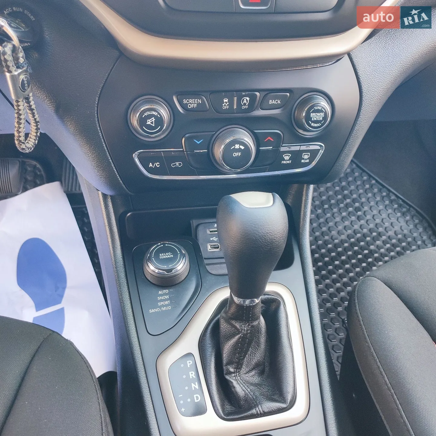 2016 Jeep Cherokee - мініатюра 27