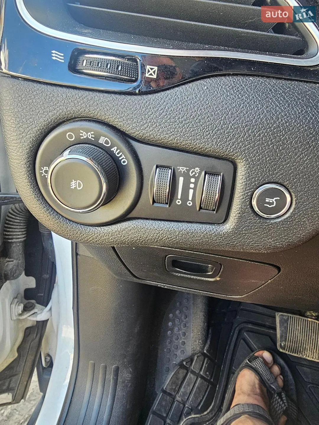 2018 Jeep Cherokee - мініатюра 14