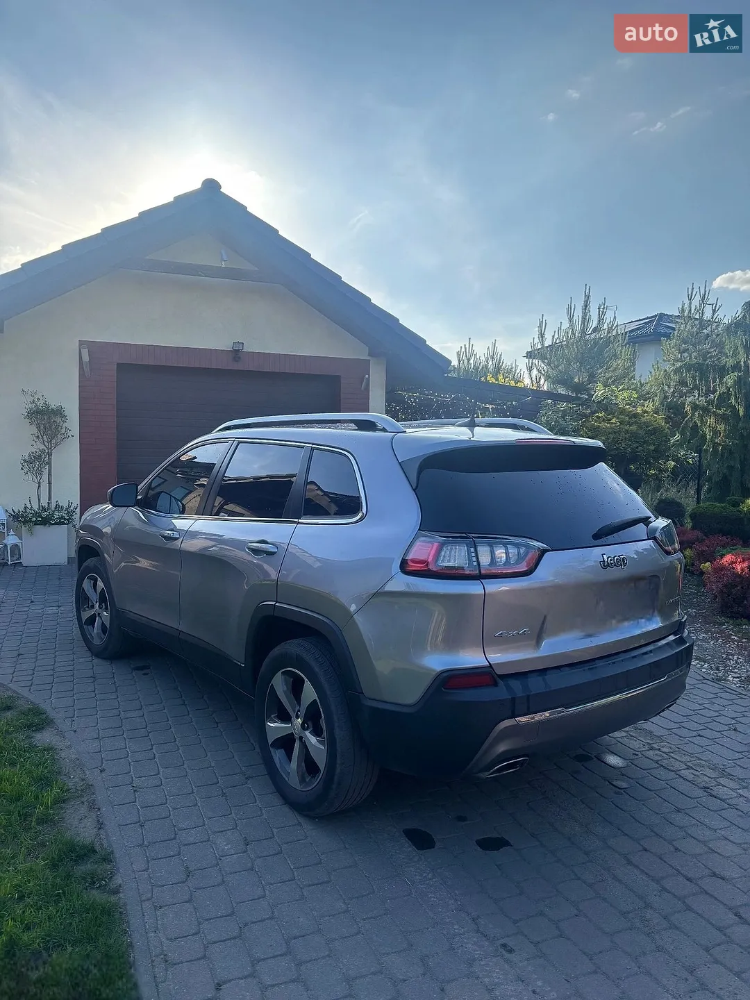 2019 Jeep Cherokee - мініатюра 6