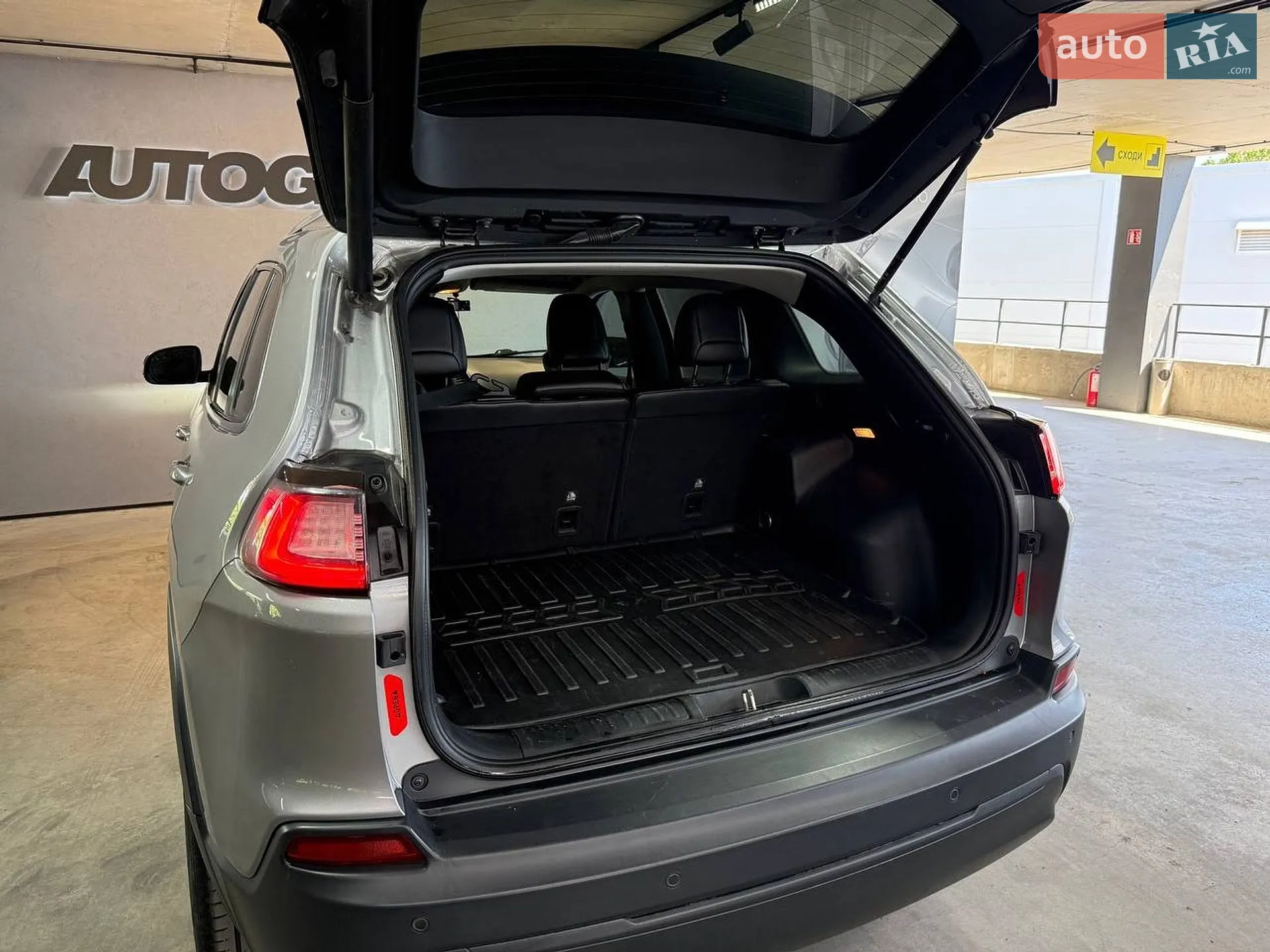 2019 Jeep Cherokee - мініатюра 16