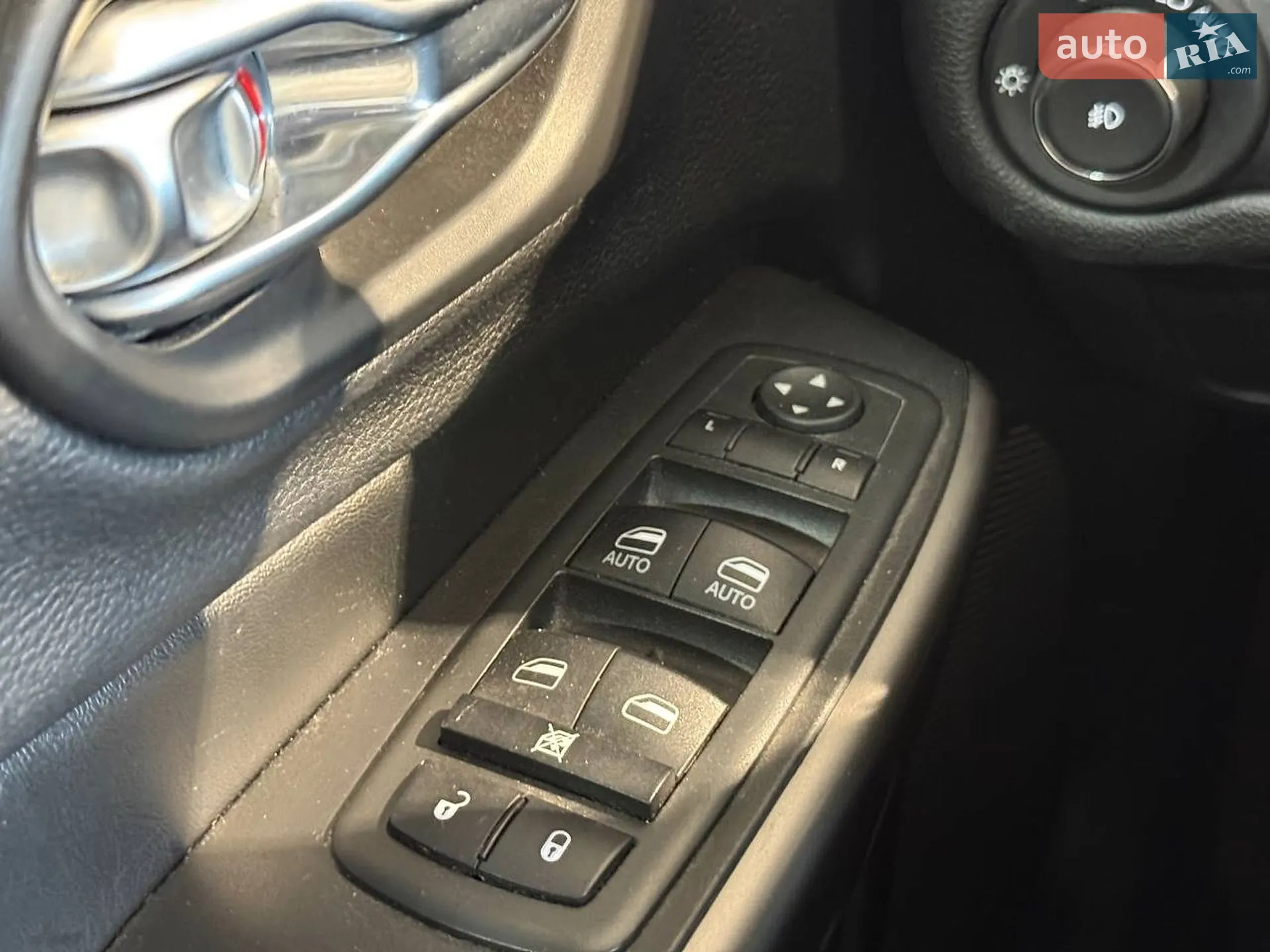 2019 Jeep Cherokee - мініатюра 20