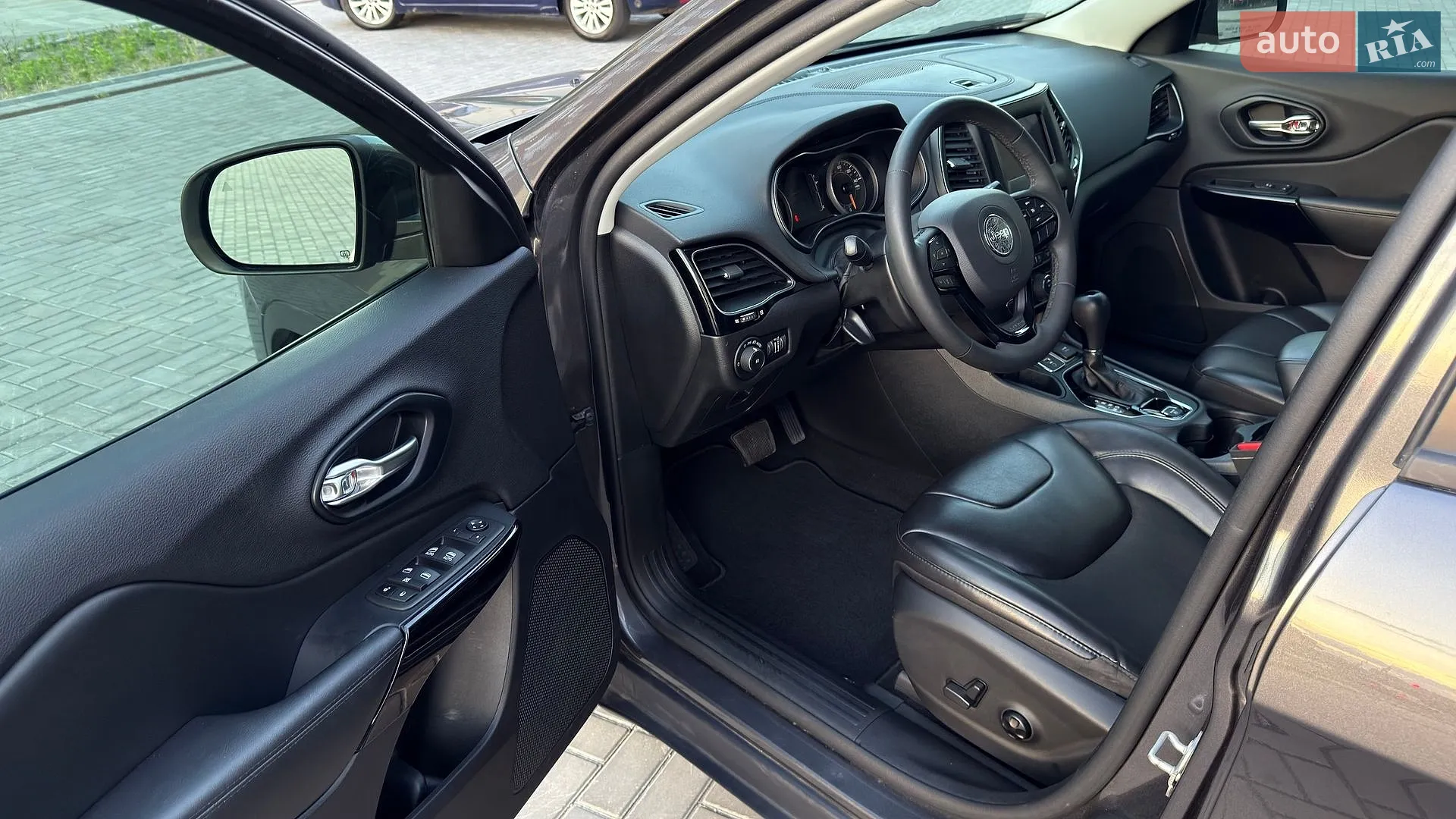 2021 Jeep Cherokee - мініатюра 31