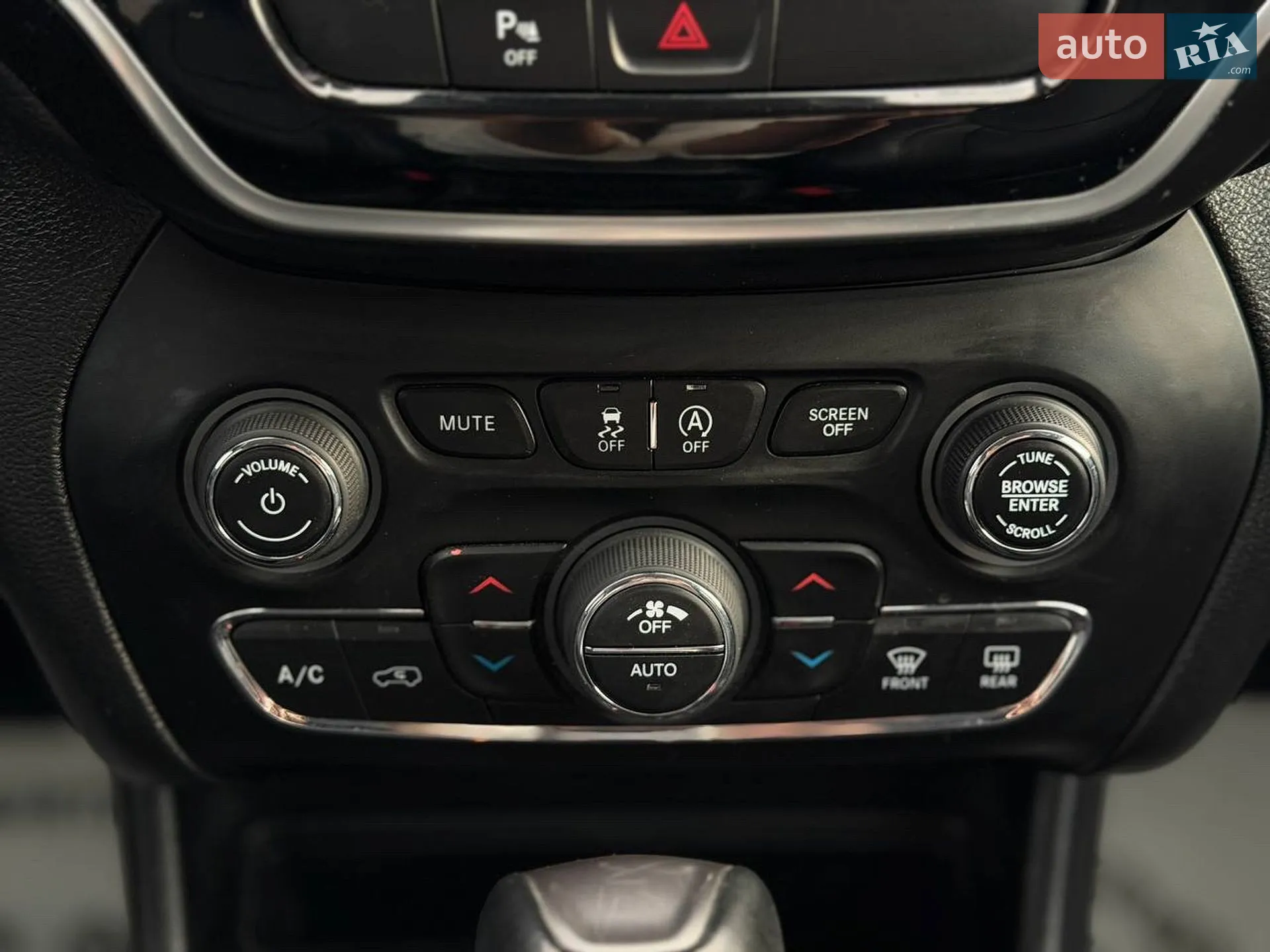 2019 Jeep Cherokee - мініатюра 14