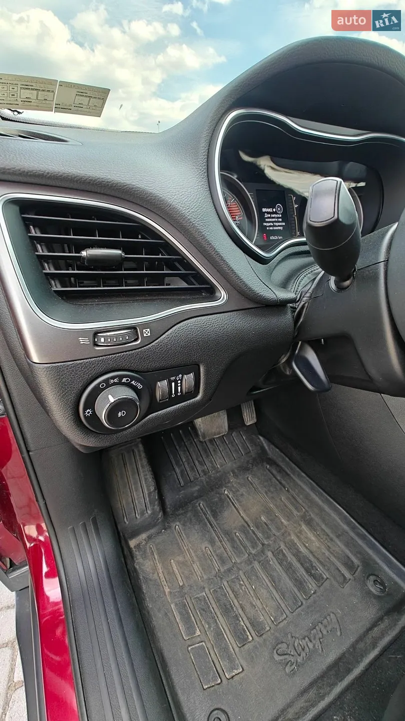2020 Jeep Cherokee - мініатюра 5