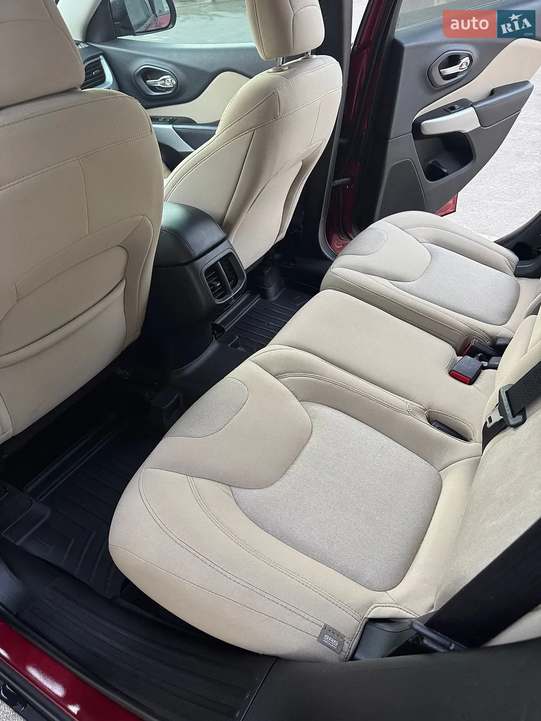 Jeep Cherokee 2017 VIN 1C4PJMAB7HW631579 фото оголошення 4 з 21
