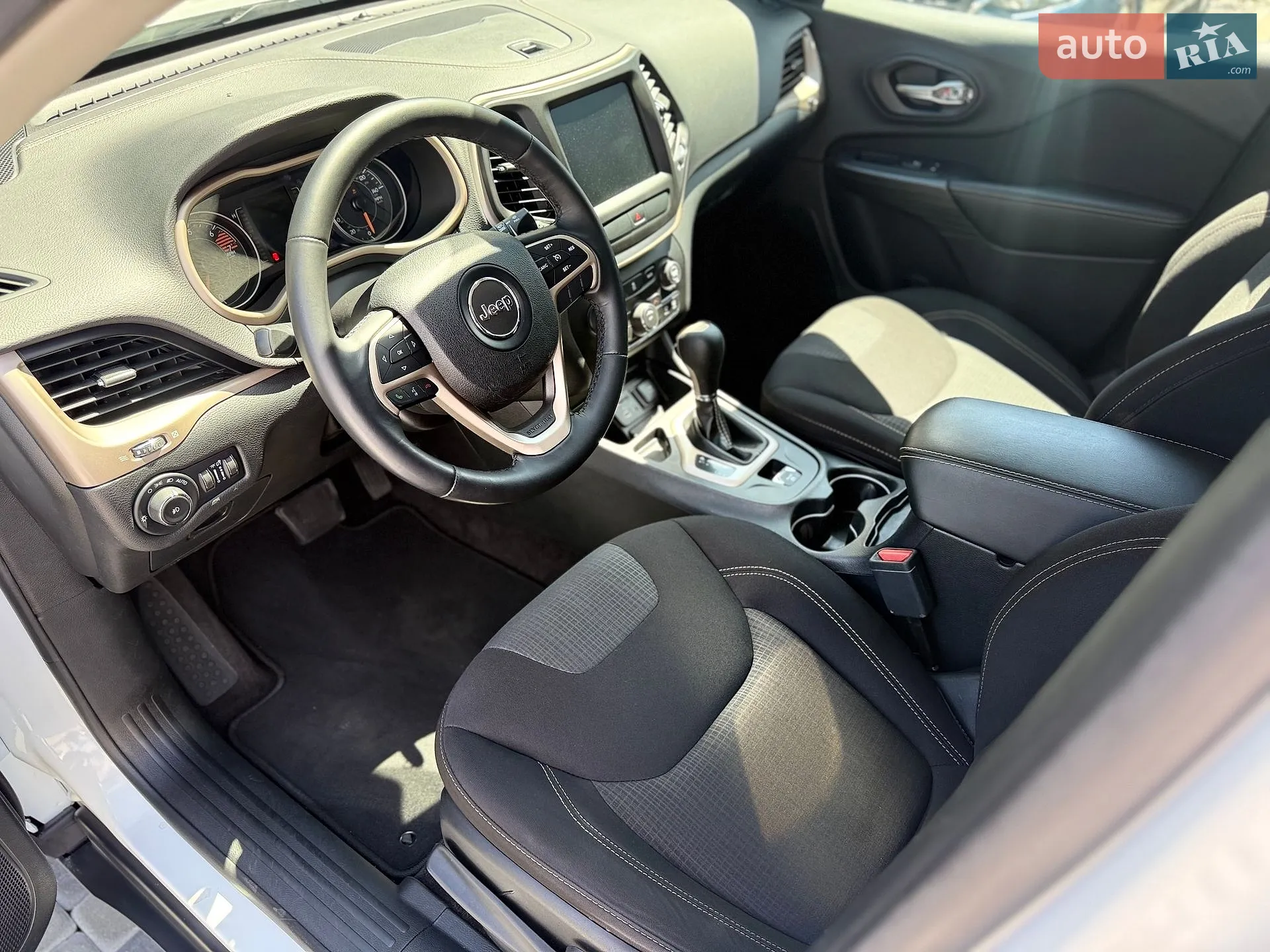 2017 Jeep Cherokee - мініатюра 22