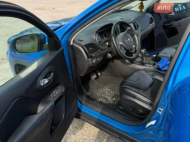 Jeep Cherokee 2019 VIN 1C4PJMLBXLD536919 фото оголошення 15 з 70