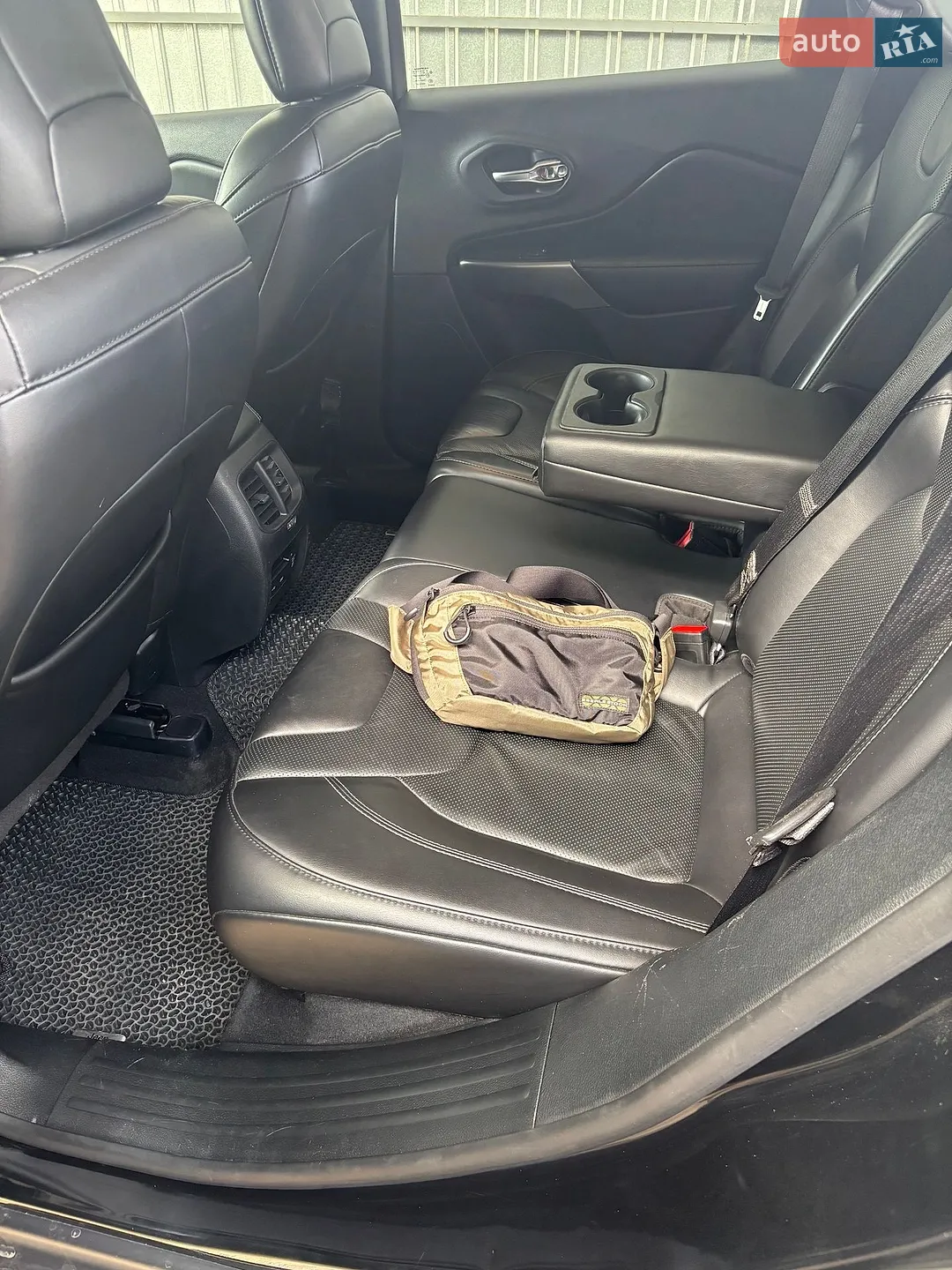 Jeep Cherokee 2019 VIN 1C4PJMDX1LD582536 фото оголошення 20 з 26