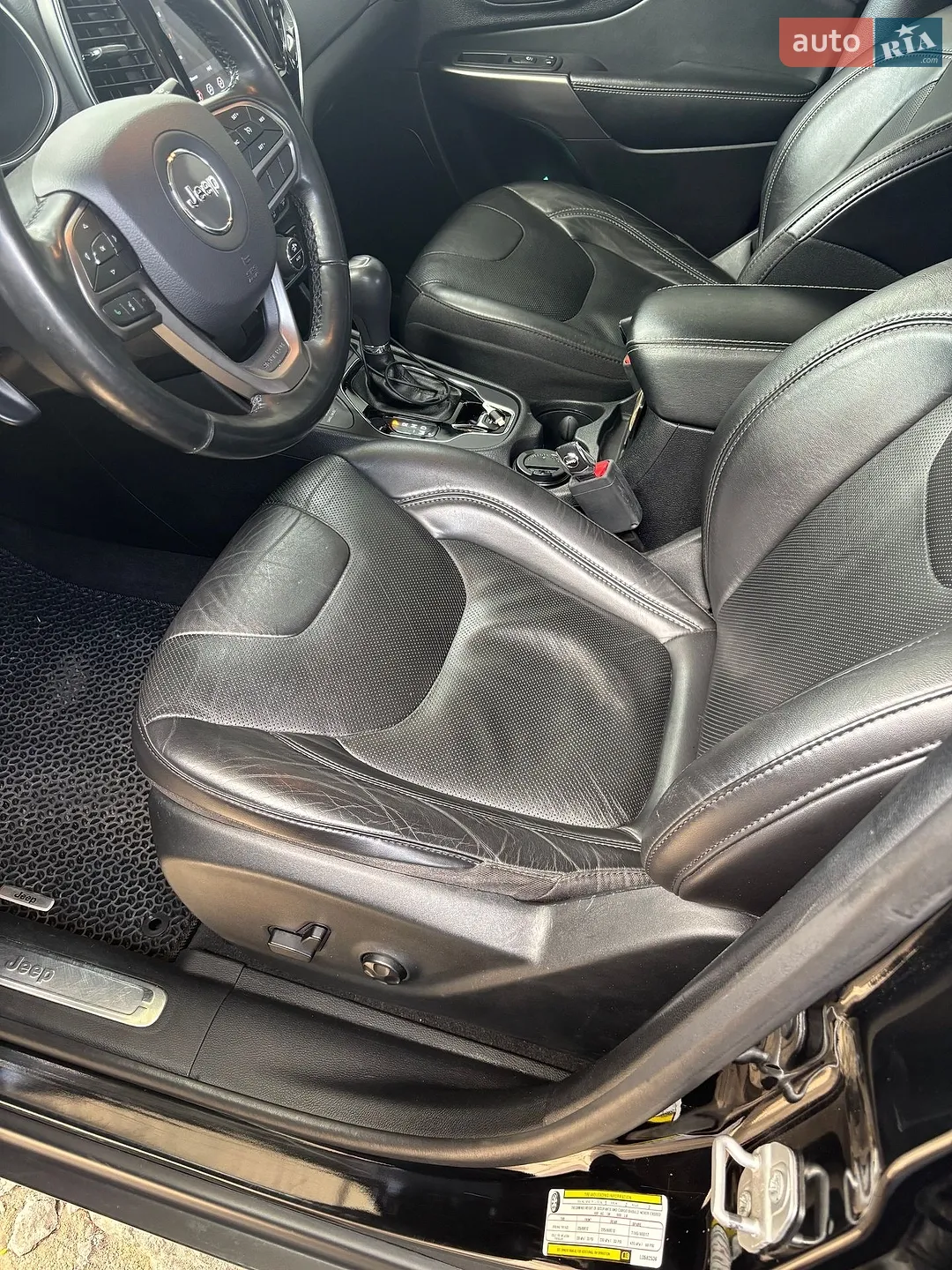 Jeep Cherokee 2019 VIN 1C4PJMDX1LD582536 фото оголошення 21 з 26