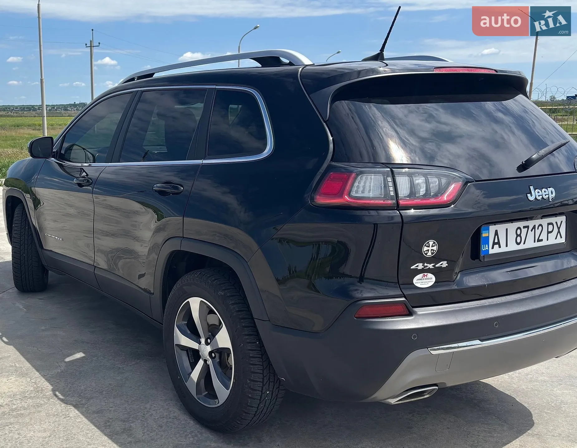 Jeep Cherokee 2019 VIN 1C4PJMDX1LD582536 фото оголошення 6 з 26