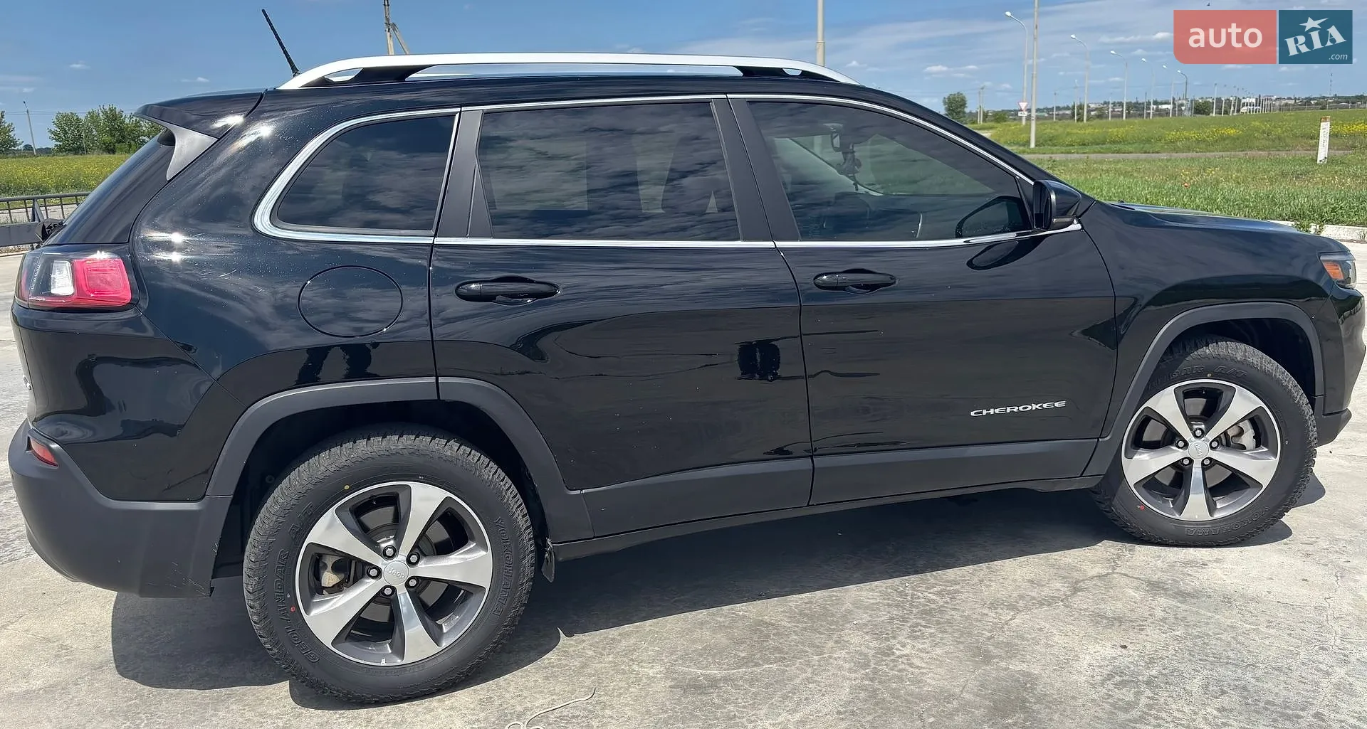 Jeep Cherokee 2019 VIN 1C4PJMDX1LD582536 фото оголошення 5 з 26