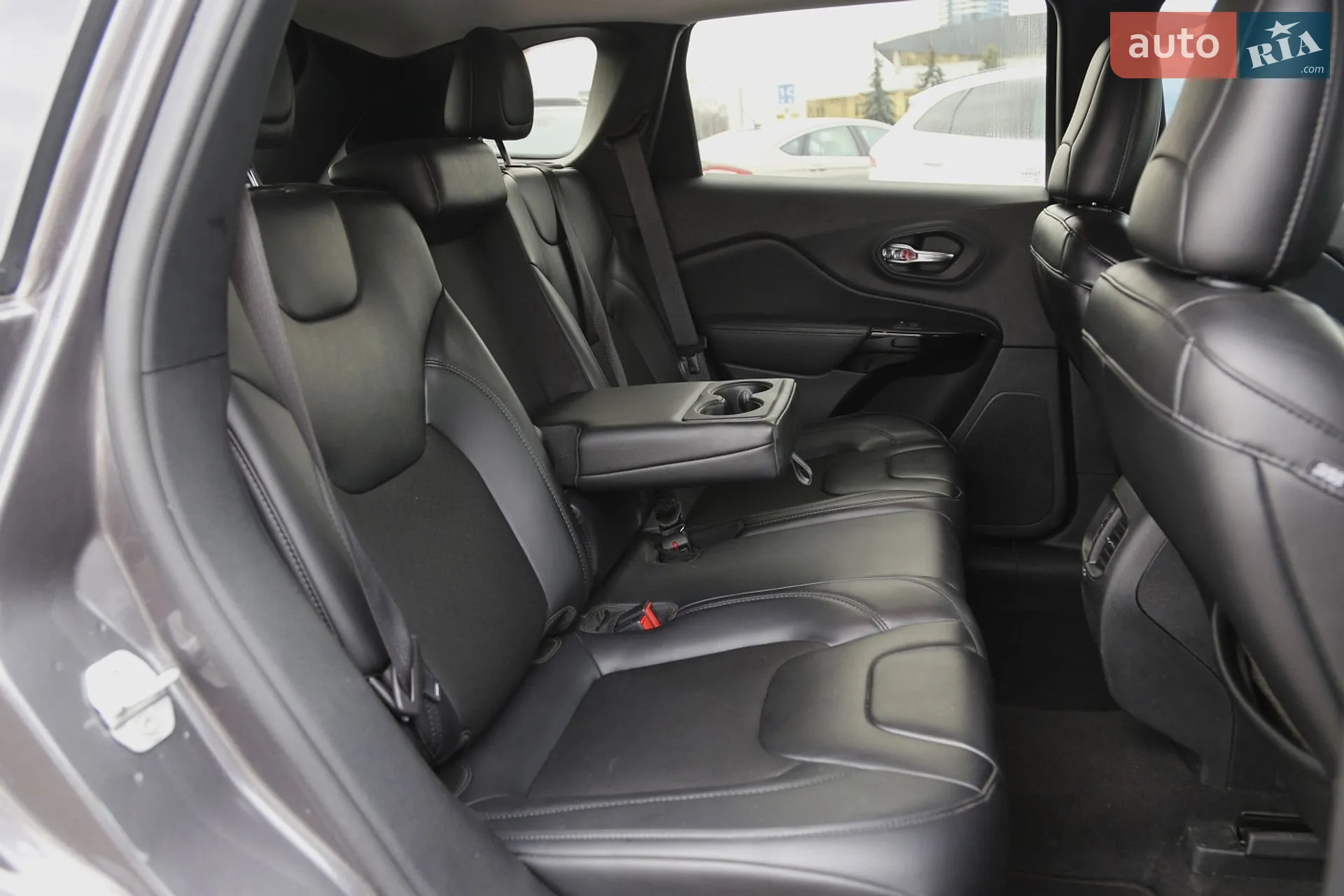 2019 Jeep Cherokee - мініатюра 11