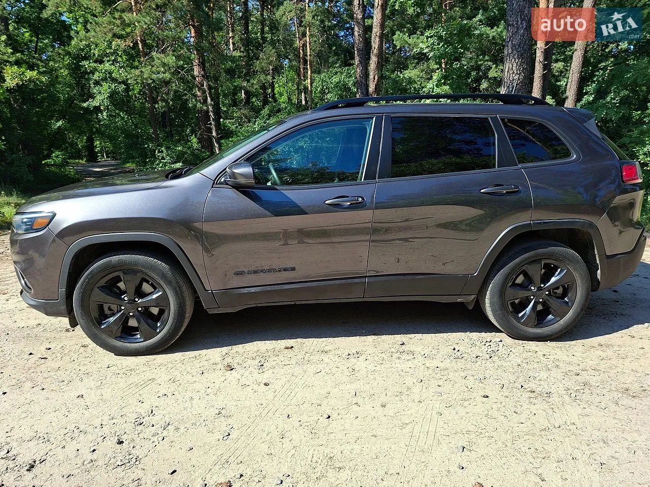 2019 Jeep Cherokee - мініатюра 27