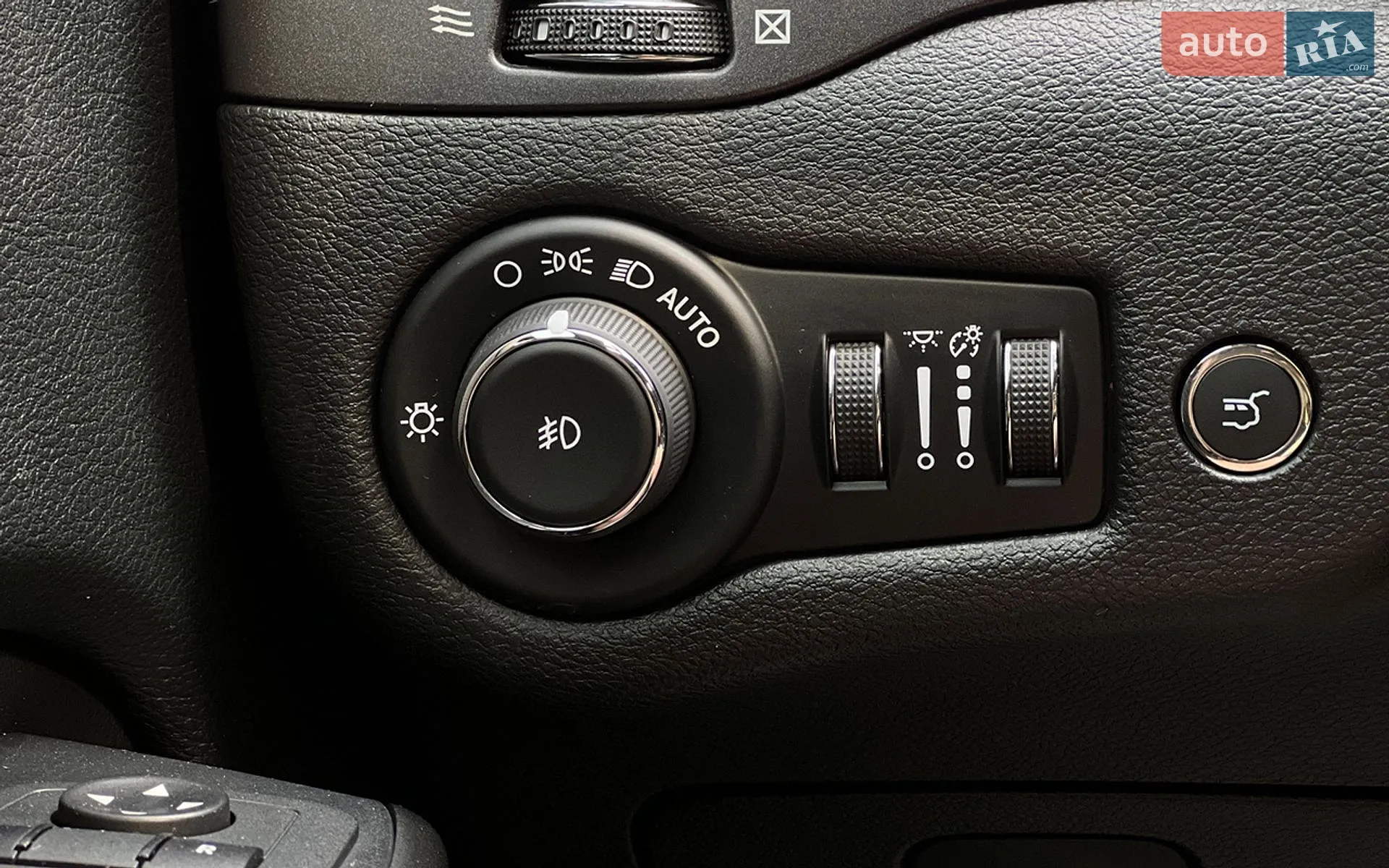 2019 Jeep Cherokee - мініатюра 21