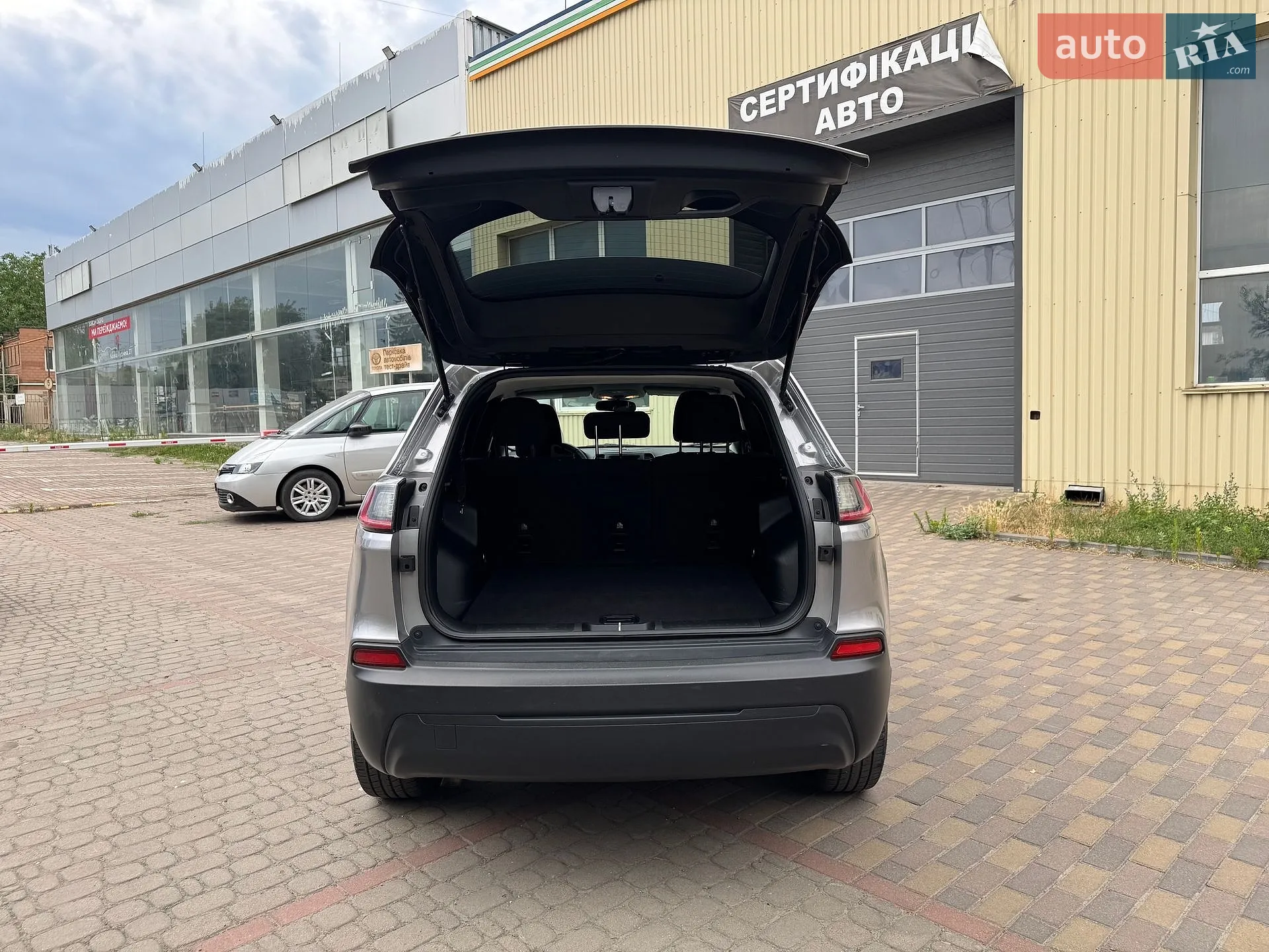 2018 Jeep Cherokee - мініатюра 27