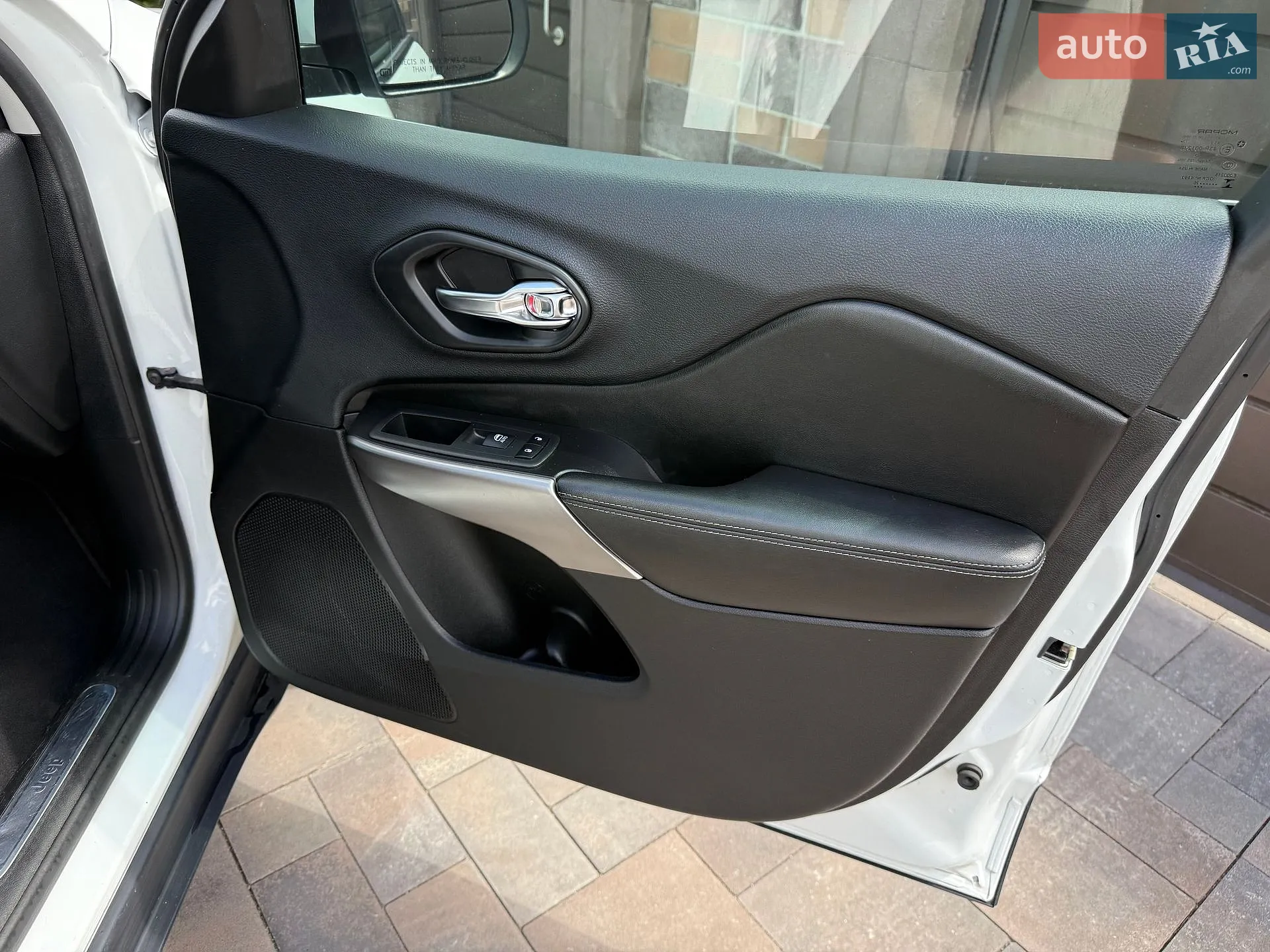 2020 Jeep Cherokee - мініатюра 45