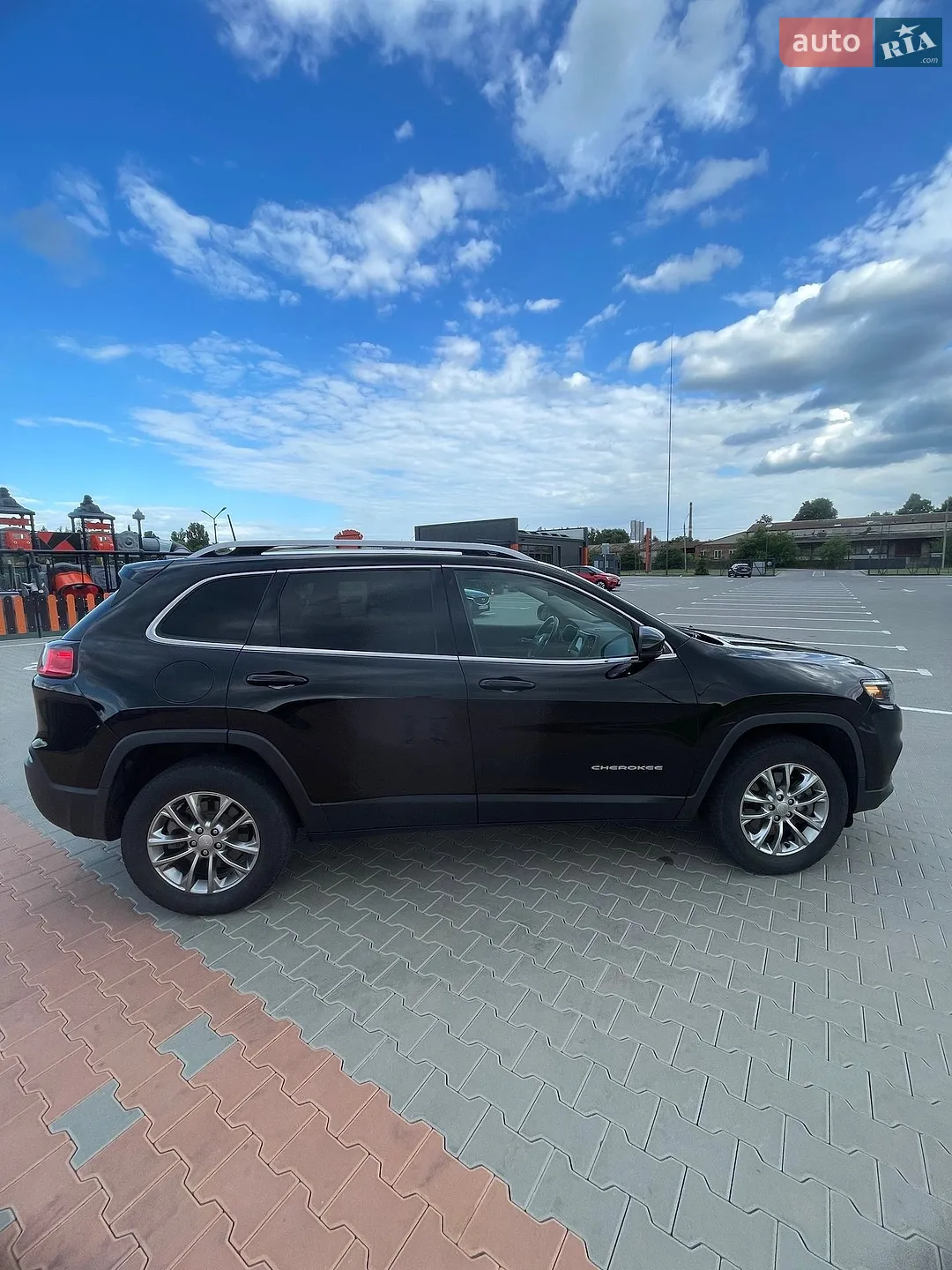 2018 Jeep Cherokee - мініатюра 15